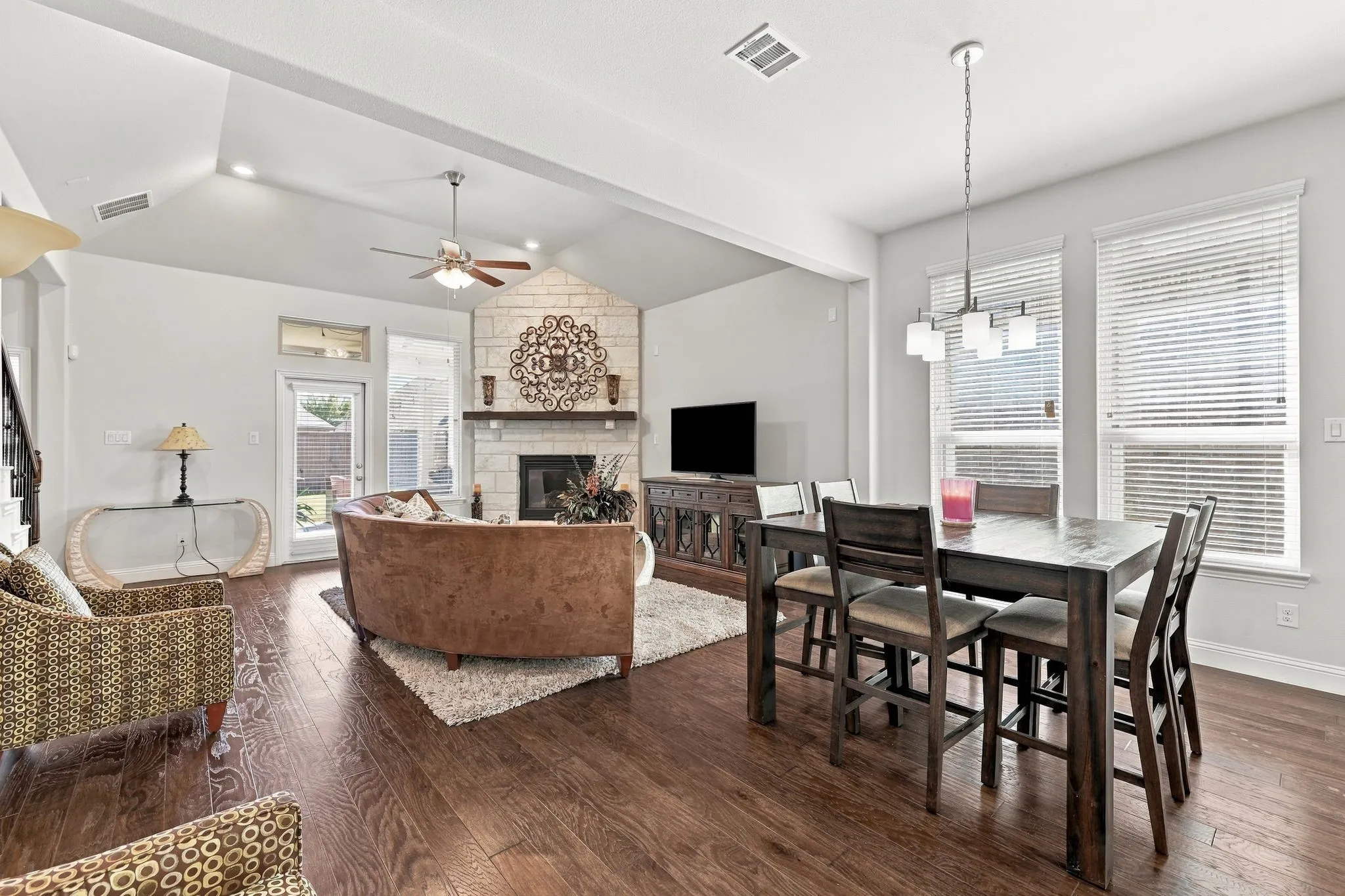 Single Family Residence For Sale in Collin County , 3516 Charleston Drive, Melissa, Texas 75454, 4 Bedroom, 3 Bathroom, 2 Garage spaces, 2,913 Sqft, built in 2017, mls#21405477, Real Estate Agent in Melissa, Homes For Sale in Collin county, Homes For Sale in Melissa, Realtor in Melissa Texas, Real Estate Brokerage Independent Realty Texas, Luminita Cordes Realtor