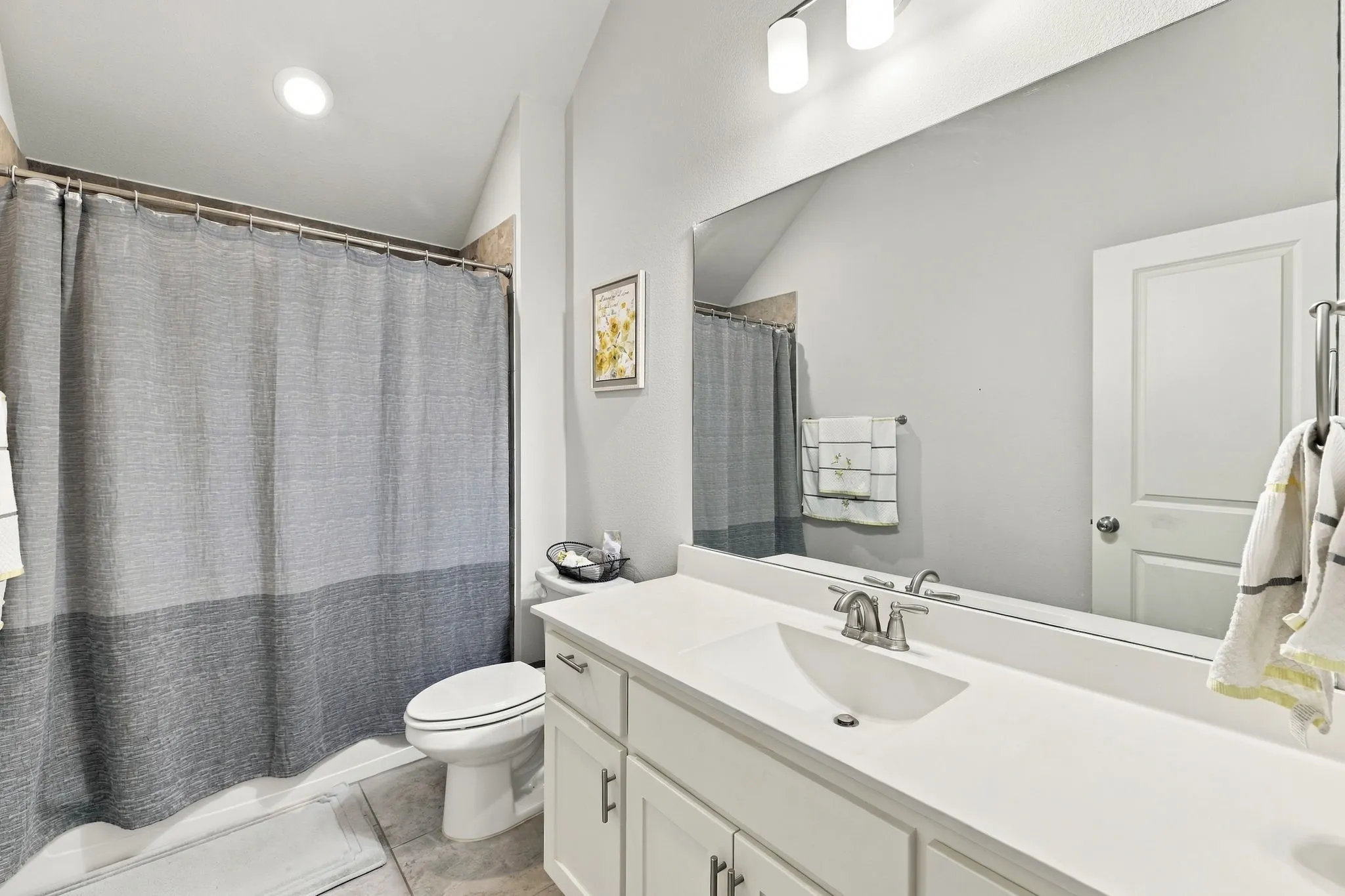 Single Family Residence For Sale in Collin County , 3516 Charleston Drive, Melissa, Texas 75454, 4 Bedroom, 3 Bathroom, 2 Garage spaces, 2,913 Sqft, built in 2017, mls#21405477, Real Estate Agent in Melissa, Homes For Sale in Collin county, Homes For Sale in Melissa, Realtor in Melissa Texas, Real Estate Brokerage Independent Realty Texas, Luminita Cordes Realtor