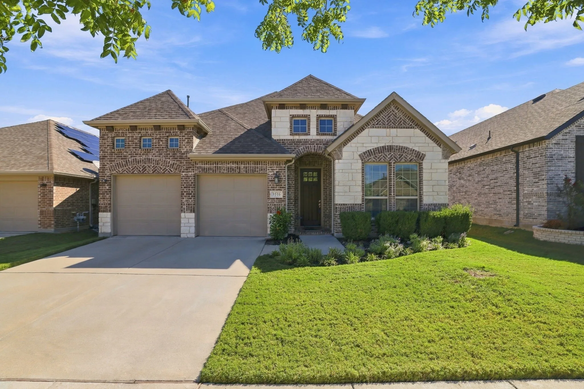 Single Family Residence For Sale in Collin County , 3516 Charleston Drive, Melissa, Texas 75454, 4 Bedroom, 3 Bathroom, 2 Garage spaces, 2,913 Sqft, built in 2017, mls#21405477, Real Estate Agent in Melissa, Homes For Sale in Collin county, Homes For Sale in Melissa, Realtor in Melissa Texas, Real Estate Brokerage Independent Realty Texas, Luminita Cordes Realtor