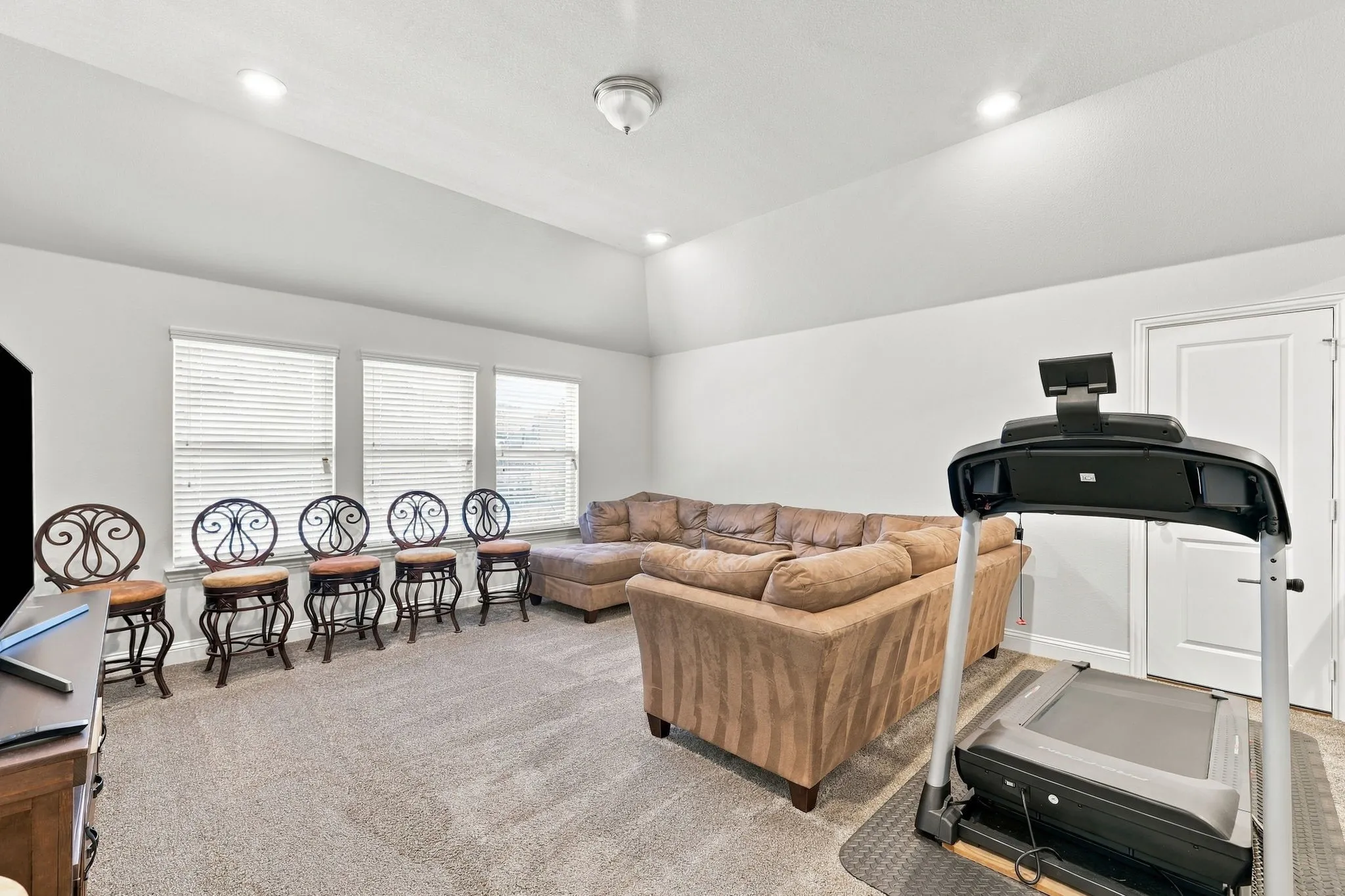 Single Family Residence For Sale in Collin County , 3516 Charleston Drive, Melissa, Texas 75454, 4 Bedroom, 3 Bathroom, 2 Garage spaces, 2,913 Sqft, built in 2017, mls#21405477, Real Estate Agent in Melissa, Homes For Sale in Collin county, Homes For Sale in Melissa, Realtor in Melissa Texas, Real Estate Brokerage Independent Realty Texas, Luminita Cordes Realtor