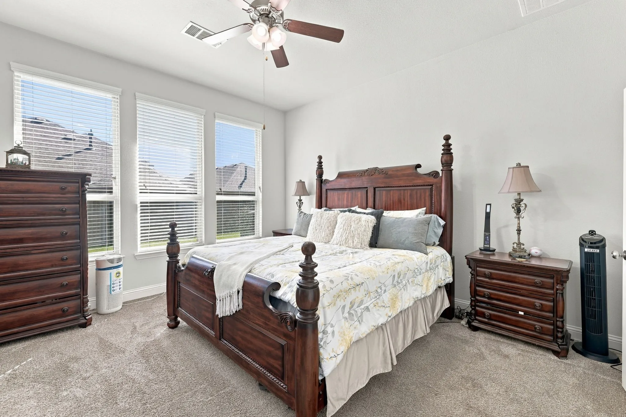 Single Family Residence For Sale in Collin County , 3516 Charleston Drive, Melissa, Texas 75454, 4 Bedroom, 3 Bathroom, 2 Garage spaces, 2,913 Sqft, built in 2017, mls#21405477, Real Estate Agent in Melissa, Homes For Sale in Collin county, Homes For Sale in Melissa, Realtor in Melissa Texas, Real Estate Brokerage Independent Realty Texas, Luminita Cordes Realtor