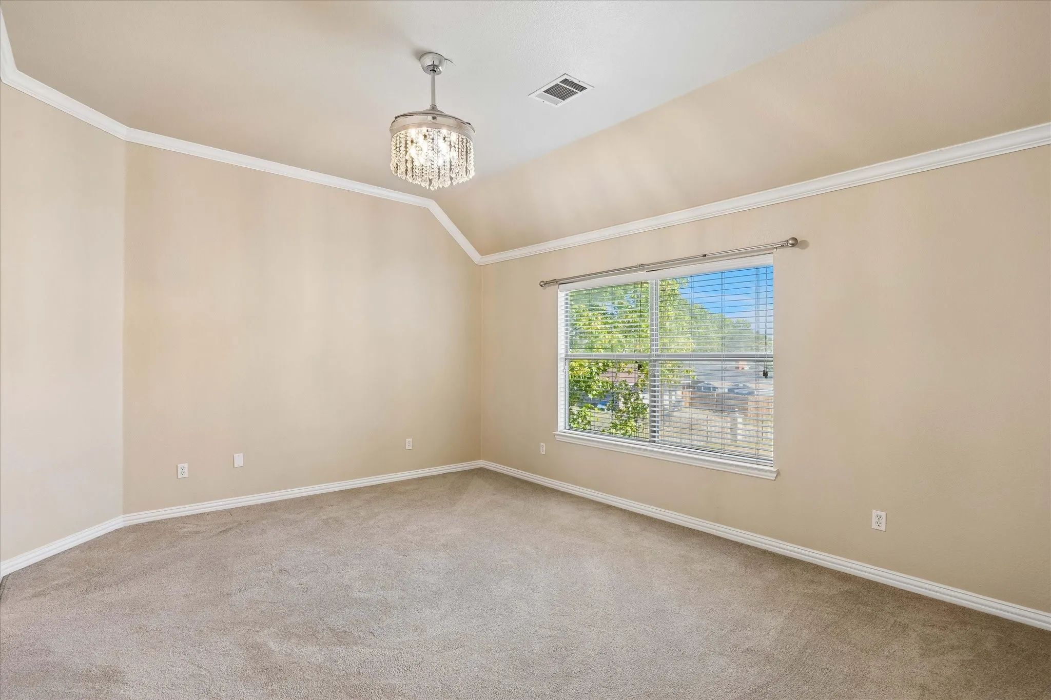 Single Family Residence For Sale in Dallas County , 2047 Chevella Drive, Dallas, Texas 75232, 4 Bedroom, 3 Bathroom, 2 Garage spaces, 2,463 Sqft, built in 2001, mls#21403574, Real Estate Agent in Dallas, Homes For Sale in Dallas county, Homes For Sale in Dallas, Realtor in Dallas Texas, Real Estate Brokerage Independent Realty Texas, Luminita Cordes Realtor