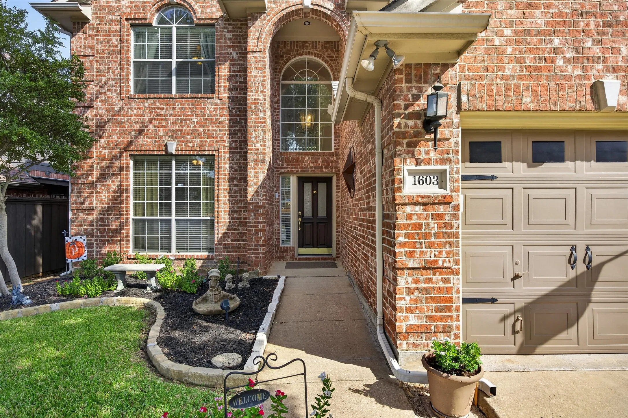 Single Family Residence For Sale