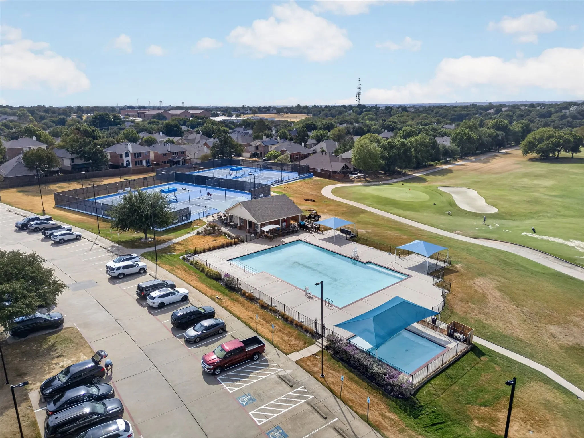 Great Amenities!!