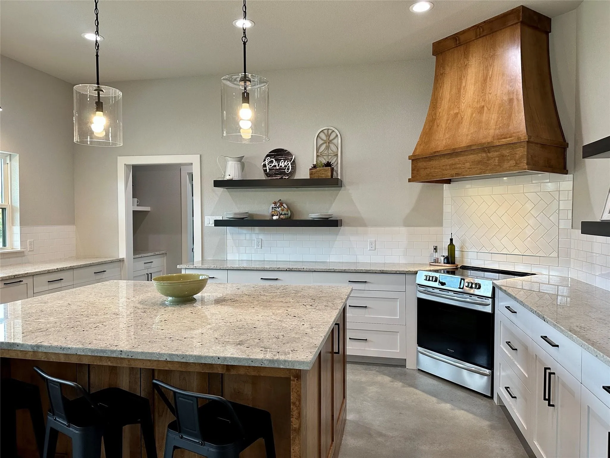 Single Family Residence For Sale in Wise County , 105 Proctor Lane, Decatur, Texas 76234, 4 Bedroom, 3 Bathroom, 2 Garage spaces, 2,803 Sqft, built in 2021, mls#21406670, Real Estate Agent in Decatur, Homes For Sale in Wise county, Homes For Sale in Decatur, Realtor in Decatur Texas, Real Estate Brokerage Independent Realty Texas, Luminita Cordes Realtor
