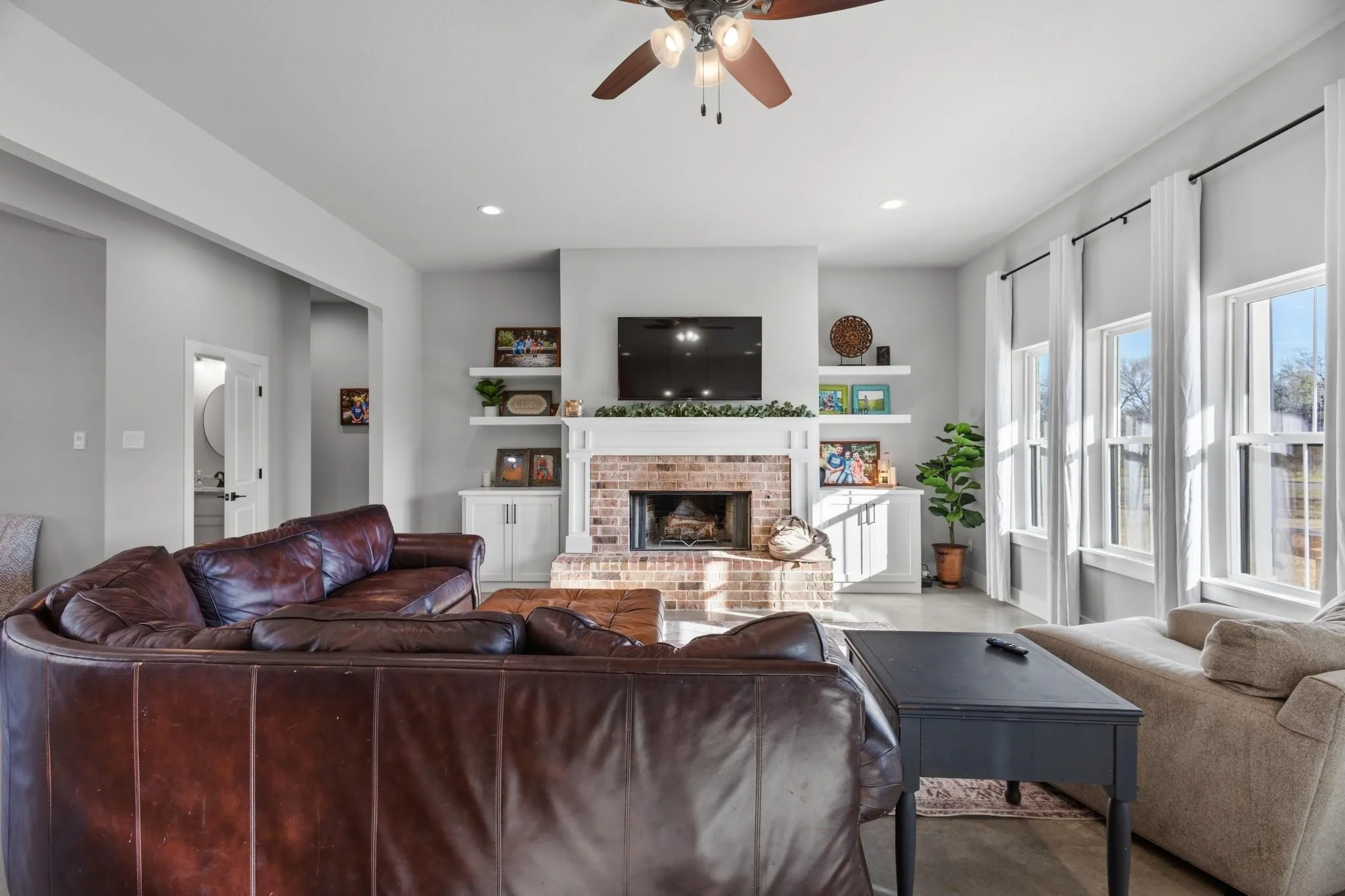 Single Family Residence For Sale in Wise County , 105 Proctor Lane, Decatur, Texas 76234, 4 Bedroom, 3 Bathroom, 2 Garage spaces, 2,803 Sqft, built in 2021, mls#21406670, Real Estate Agent in Decatur, Homes For Sale in Wise county, Homes For Sale in Decatur, Realtor in Decatur Texas, Real Estate Brokerage Independent Realty Texas, Luminita Cordes Realtor