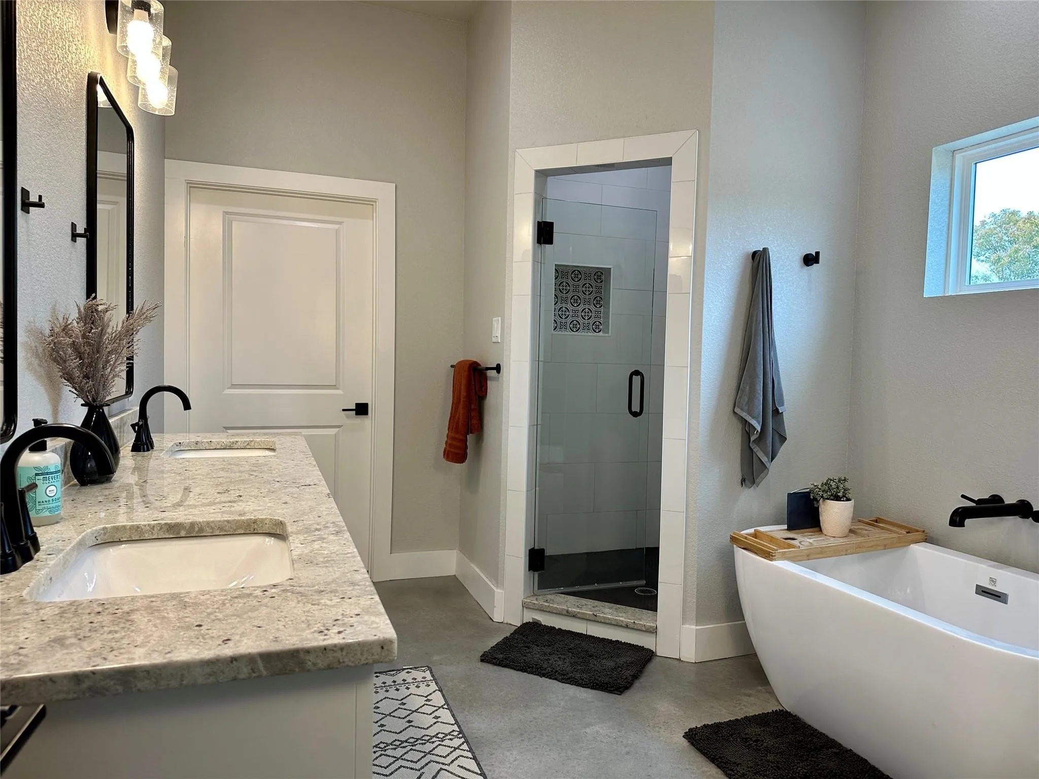 Single Family Residence For Sale in Wise County , 105 Proctor Lane, Decatur, Texas 76234, 4 Bedroom, 3 Bathroom, 2 Garage spaces, 2,803 Sqft, built in 2021, mls#21406670, Real Estate Agent in Decatur, Homes For Sale in Wise county, Homes For Sale in Decatur, Realtor in Decatur Texas, Real Estate Brokerage Independent Realty Texas, Luminita Cordes Realtor