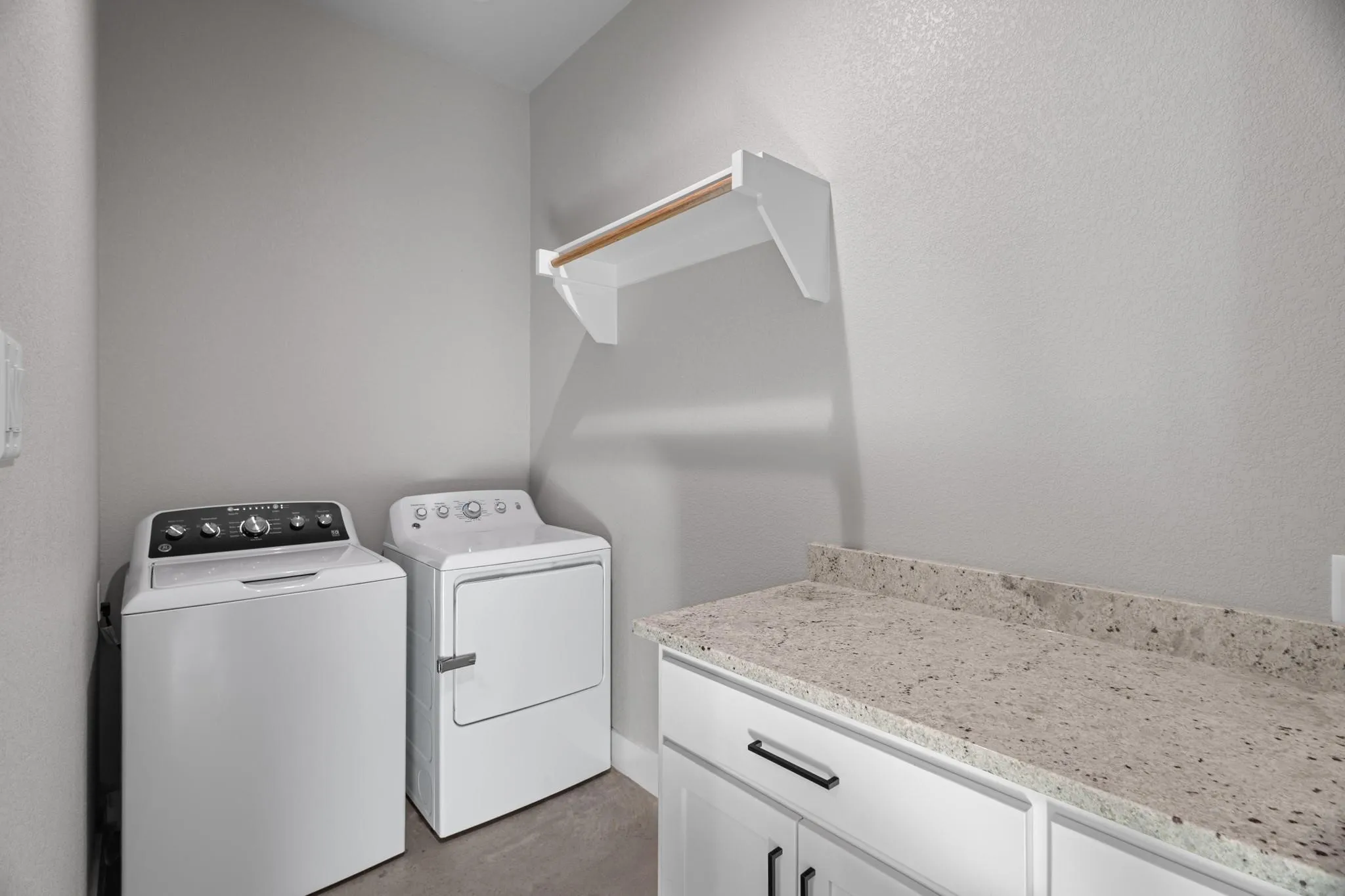 Single Family Residence For Sale in Wise County , 105 Proctor Lane, Decatur, Texas 76234, 4 Bedroom, 3 Bathroom, 2 Garage spaces, 2,803 Sqft, built in 2021, mls#21406670, Real Estate Agent in Decatur, Homes For Sale in Wise county, Homes For Sale in Decatur, Realtor in Decatur Texas, Real Estate Brokerage Independent Realty Texas, Luminita Cordes Realtor