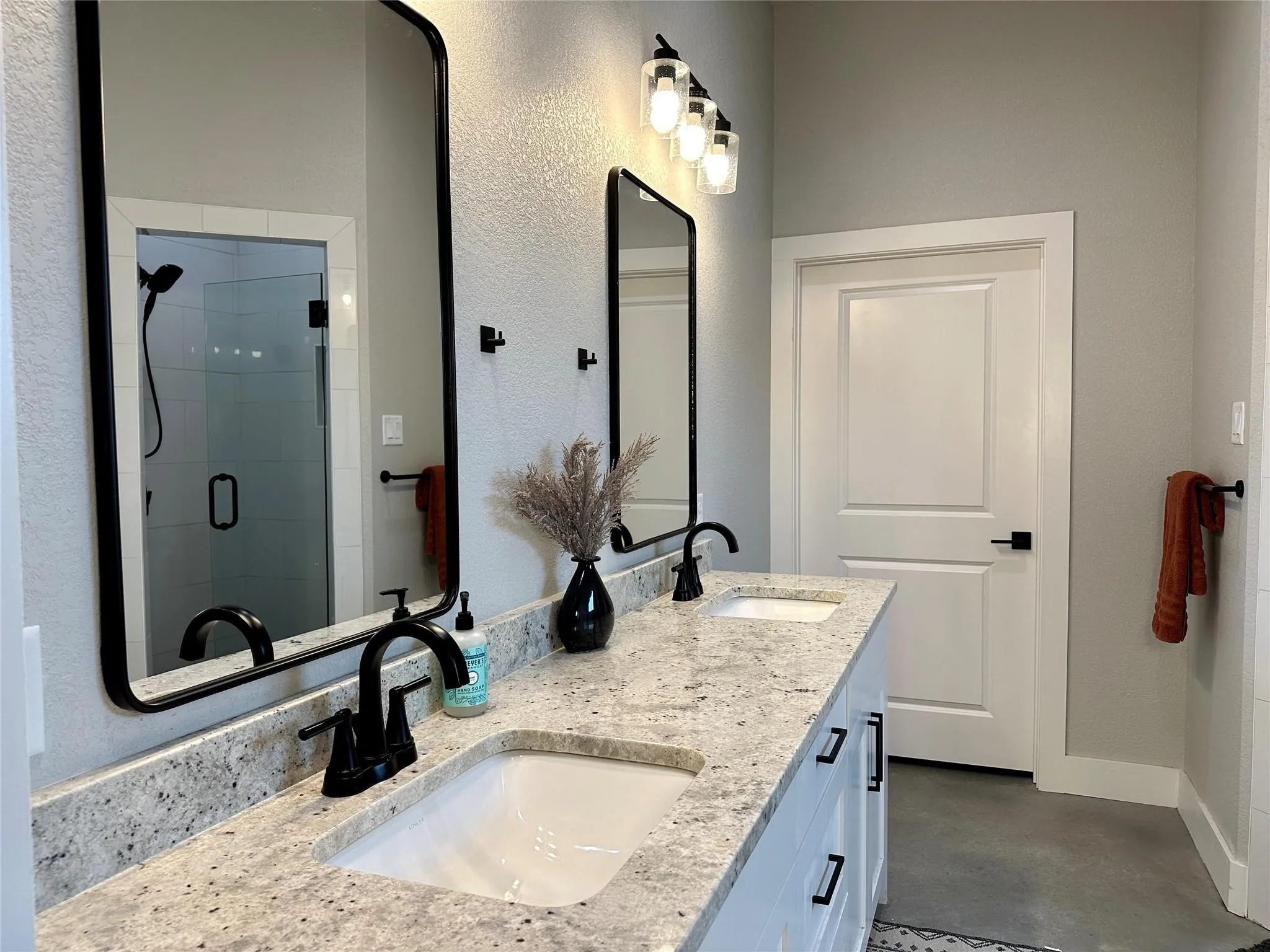 Single Family Residence For Sale in Wise County , 105 Proctor Lane, Decatur, Texas 76234, 4 Bedroom, 3 Bathroom, 2 Garage spaces, 2,803 Sqft, built in 2021, mls#21406670, Real Estate Agent in Decatur, Homes For Sale in Wise county, Homes For Sale in Decatur, Realtor in Decatur Texas, Real Estate Brokerage Independent Realty Texas, Luminita Cordes Realtor