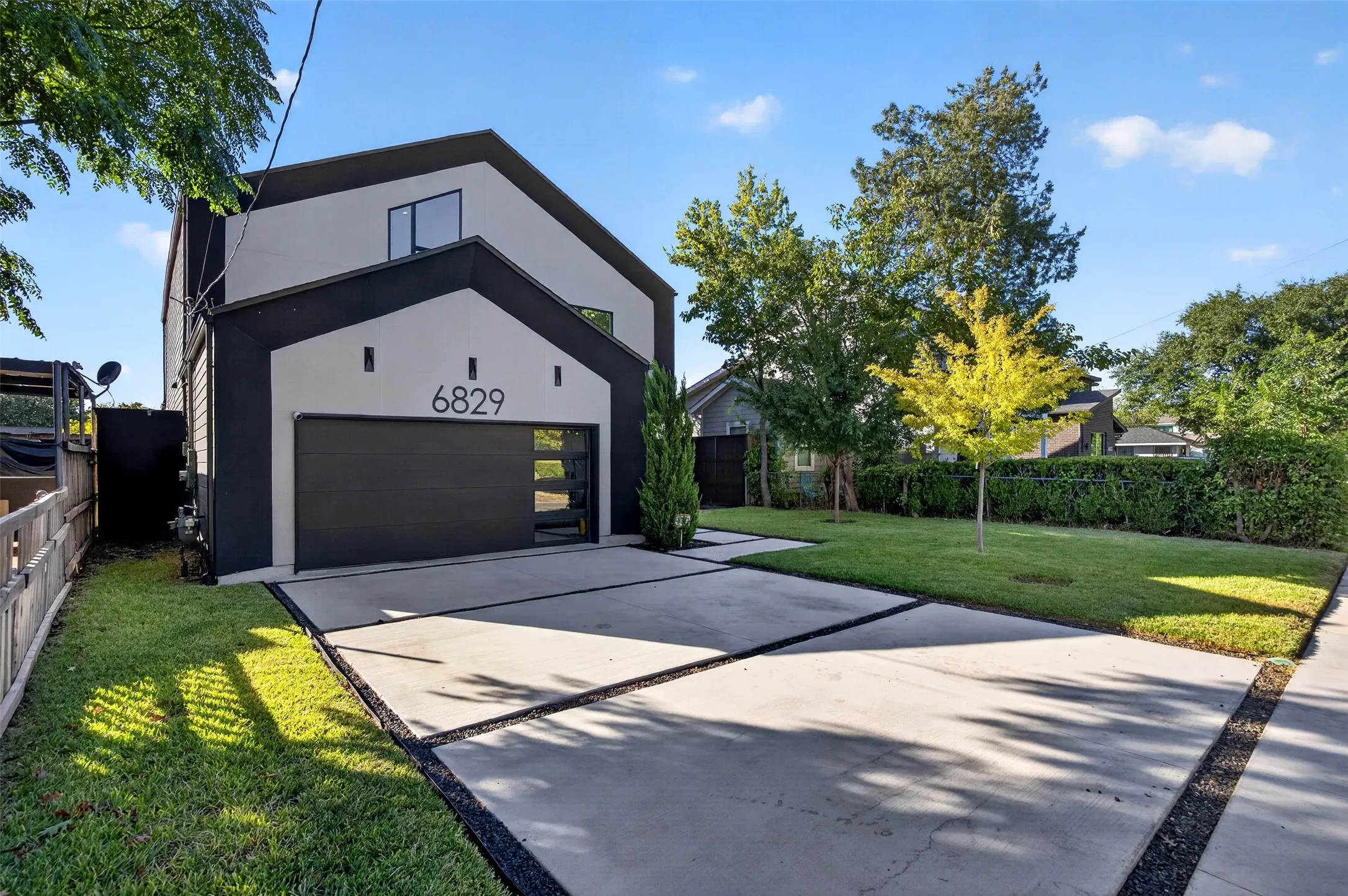 Single Family Residence For Sale in Dallas County , 6829 Prosper Street, Dallas, Texas 75209, 4 Bedroom, 4 Bathroom, 2 Garage spaces, 3,245 Sqft, built in 2024, mls#21399650, Real Estate Agent in Dallas, Homes For Sale in Dallas county, Homes For Sale in Dallas, Realtor in Dallas Texas, Real Estate Brokerage Independent Realty Texas, Luminita Cordes Realtor