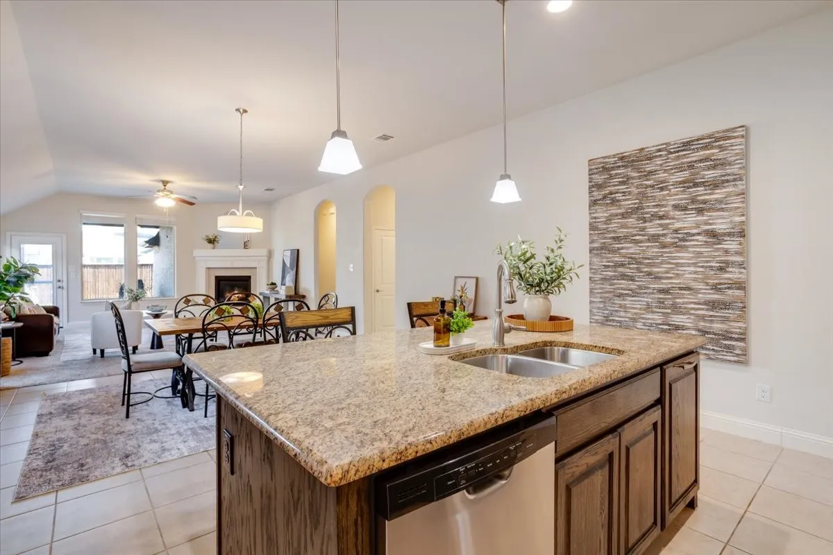 Single Family Residence For Sale in Collin County , 509 Allbright Road, Celina, Texas 75009, 3 Bedroom, 2 Bathroom, 2 Garage spaces, 2,195 Sqft, built in 2016, mls#21405162, Real Estate Agent in Celina, Homes For Sale in Collin county, Homes For Sale in Celina, Realtor in Celina Texas, Real Estate Brokerage Independent Realty Texas, Luminita Cordes Realtor
