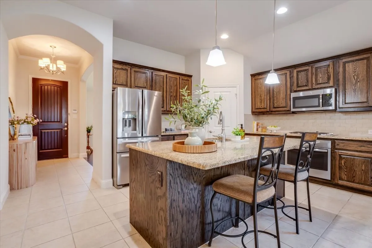 Single Family Residence For Sale in Collin County , 509 Allbright Road, Celina, Texas 75009, 3 Bedroom, 2 Bathroom, 2 Garage spaces, 2,195 Sqft, built in 2016, mls#21405162, Real Estate Agent in Celina, Homes For Sale in Collin county, Homes For Sale in Celina, Realtor in Celina Texas, Real Estate Brokerage Independent Realty Texas, Luminita Cordes Realtor