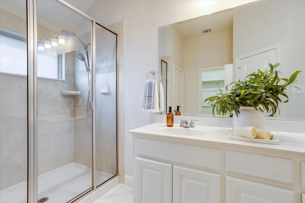 Single Family Residence For Sale in Collin County , 509 Allbright Road, Celina, Texas 75009, 3 Bedroom, 2 Bathroom, 2 Garage spaces, 2,195 Sqft, built in 2016, mls#21405162, Real Estate Agent in Celina, Homes For Sale in Collin county, Homes For Sale in Celina, Realtor in Celina Texas, Real Estate Brokerage Independent Realty Texas, Luminita Cordes Realtor
