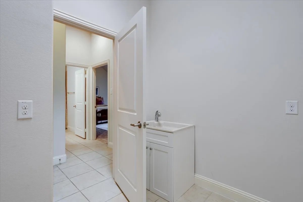 Single Family Residence For Sale in Collin County , 509 Allbright Road, Celina, Texas 75009, 3 Bedroom, 2 Bathroom, 2 Garage spaces, 2,195 Sqft, built in 2016, mls#21405162, Real Estate Agent in Celina, Homes For Sale in Collin county, Homes For Sale in Celina, Realtor in Celina Texas, Real Estate Brokerage Independent Realty Texas, Luminita Cordes Realtor