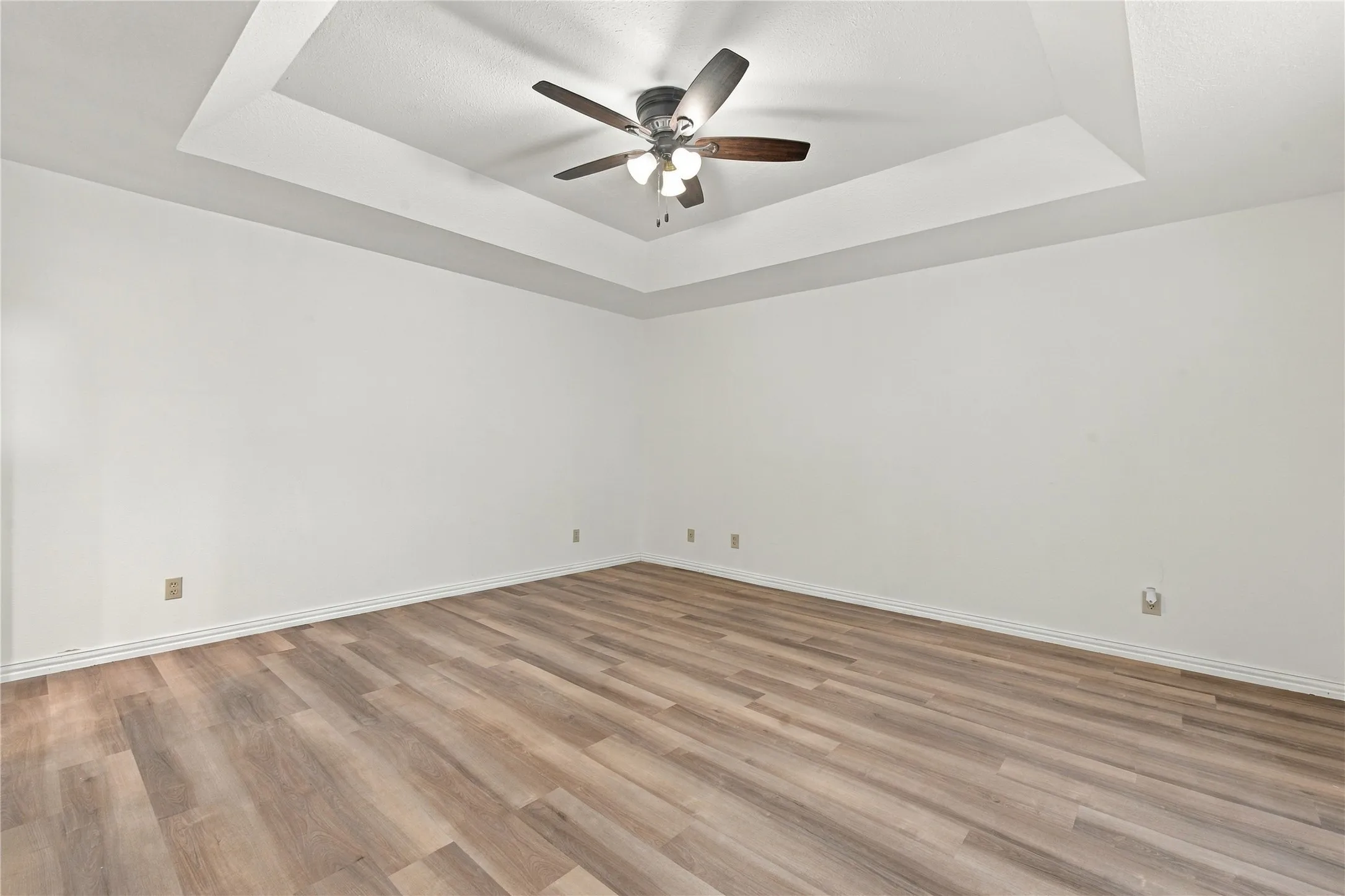 Single Family Residence For Rent in Dallas County , 702 Mount Vernon Drive, Richardson, Texas 75081, 3 Bedroom, 2 Bathroom, 2 Garage spaces, 2,050 Sqft, built in 1980, mls#21406792, Real Estate Agent in Richardson, Homes For Rent in Dallas county, Homes For Rent in Richardson, Realtor in Richardson Texas, Real Estate Brokerage Independent Realty Texas, Luminita Cordes Realtor