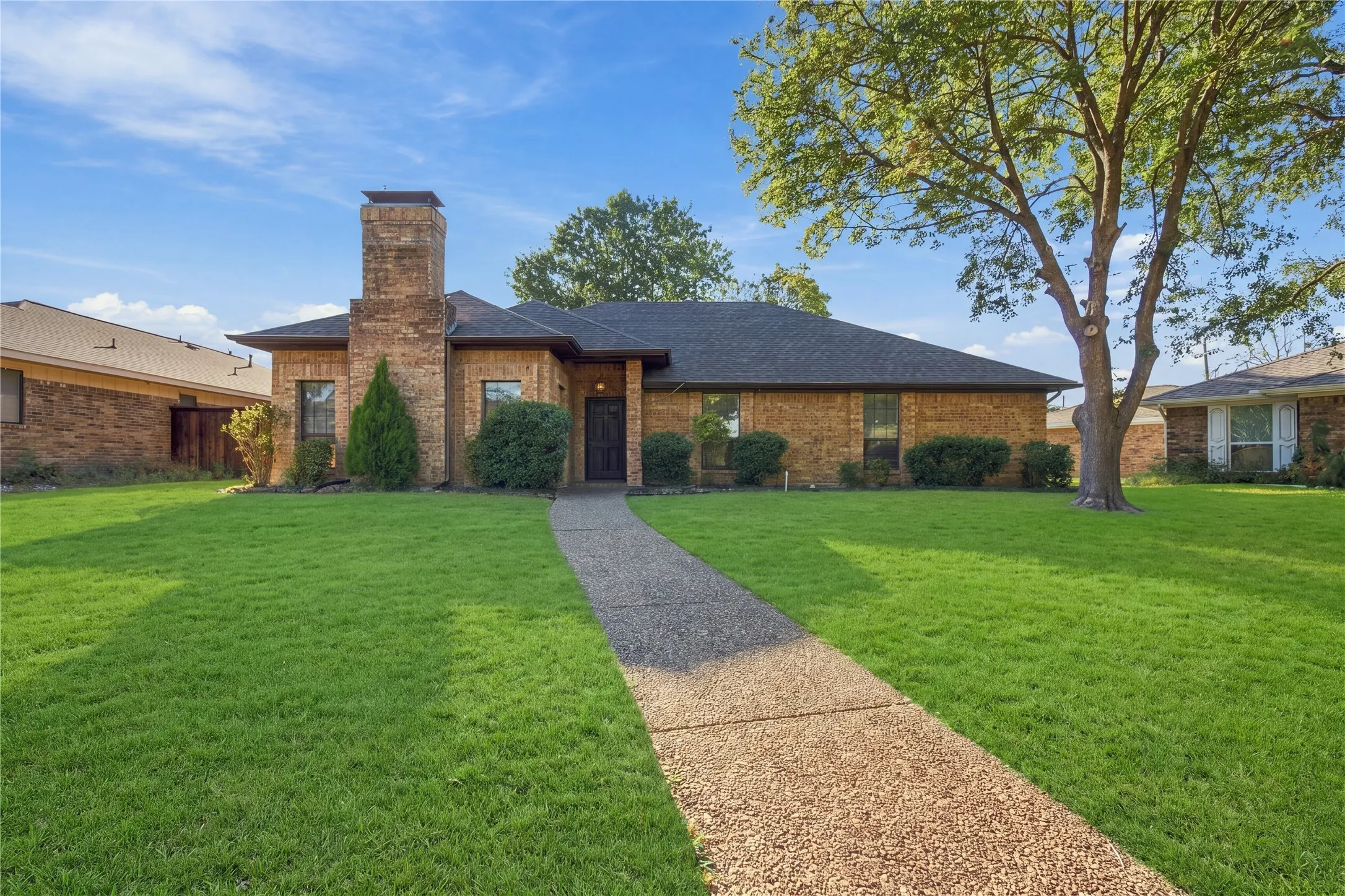 Single Family Residence For Rent in Dallas County , 702 Mount Vernon Drive, Richardson, Texas 75081, 3 Bedroom, 2 Bathroom, 2 Garage spaces, 2,050 Sqft, built in 1980, mls#21406792, Real Estate Agent in Richardson, Homes For Rent in Dallas county, Homes For Rent in Richardson, Realtor in Richardson Texas, Real Estate Brokerage Independent Realty Texas, Luminita Cordes Realtor