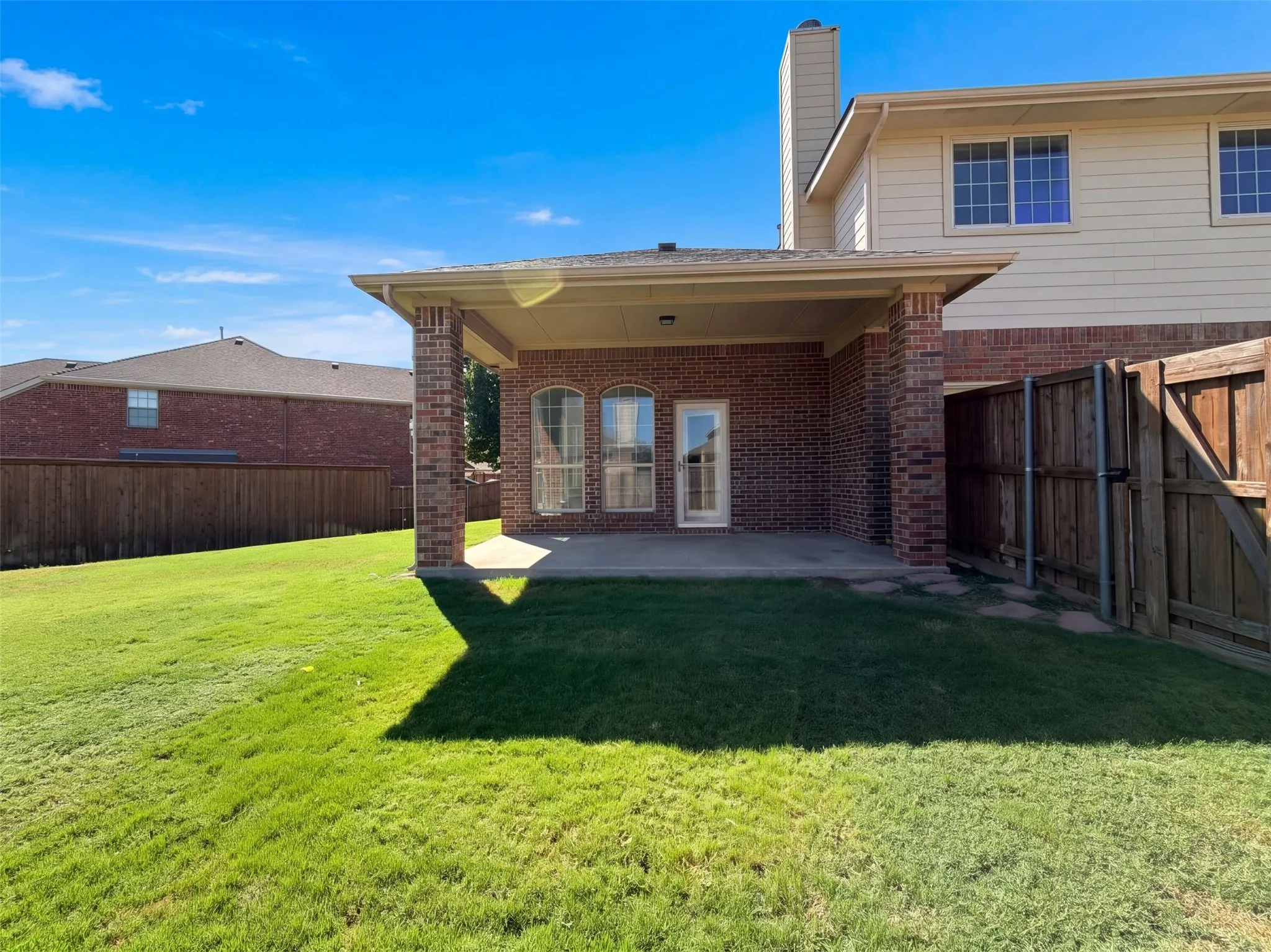 Single Family Residence For Sale in Collin County , 5800 Chuck Wagon Lane, Mc Kinney, Texas 75070, 3 Bedroom, 3 Bathroom, 2 Garage spaces, 2,216 Sqft, built in 2008, mls#21404745, Real Estate Agent in Mc Kinney, Homes For Sale in Collin county, Homes For Sale in Mc Kinney, Realtor in Mc Kinney Texas, Real Estate Brokerage Independent Realty Texas, Luminita Cordes Realtor