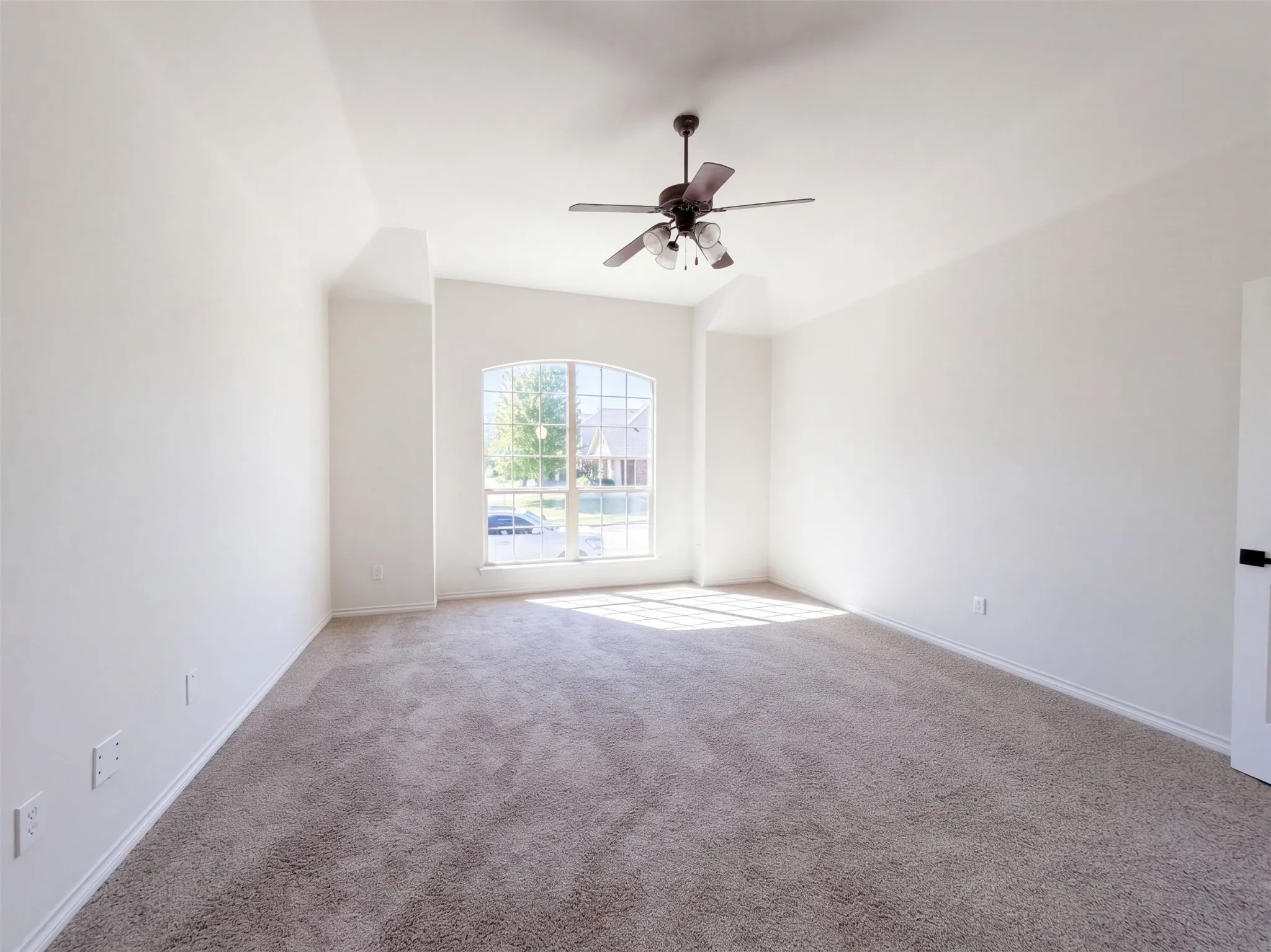 Single Family Residence For Sale in Collin County , 5800 Chuck Wagon Lane, Mc Kinney, Texas 75070, 3 Bedroom, 3 Bathroom, 2 Garage spaces, 2,216 Sqft, built in 2008, mls#21404745, Real Estate Agent in Mc Kinney, Homes For Sale in Collin county, Homes For Sale in Mc Kinney, Realtor in Mc Kinney Texas, Real Estate Brokerage Independent Realty Texas, Luminita Cordes Realtor