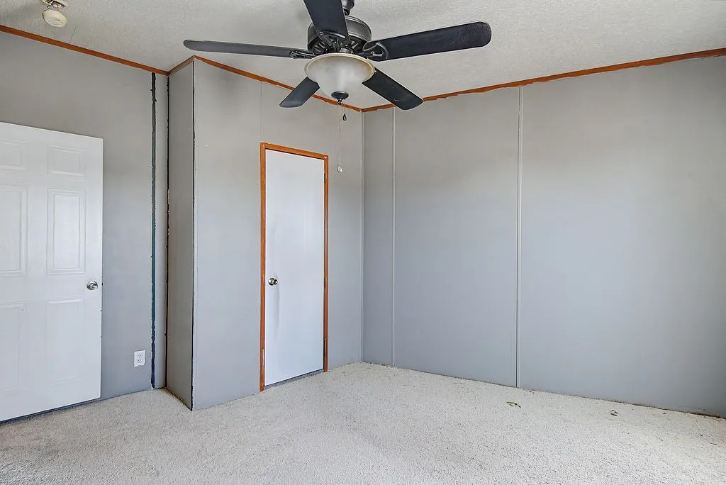 Manufactured Home For Sale in Johnson County , 9217 Montana Street, Joshua, Texas 76058, 4 Bedroom, 2 Bathroom, Garage spaces, 1,680 Sqft, built in 2005, mls#21406403, Real Estate Agent in Joshua, Homes For Sale in Johnson county, Homes For Sale in Joshua, Realtor in Joshua Texas, Real Estate Brokerage Independent Realty Texas, Luminita Cordes Realtor