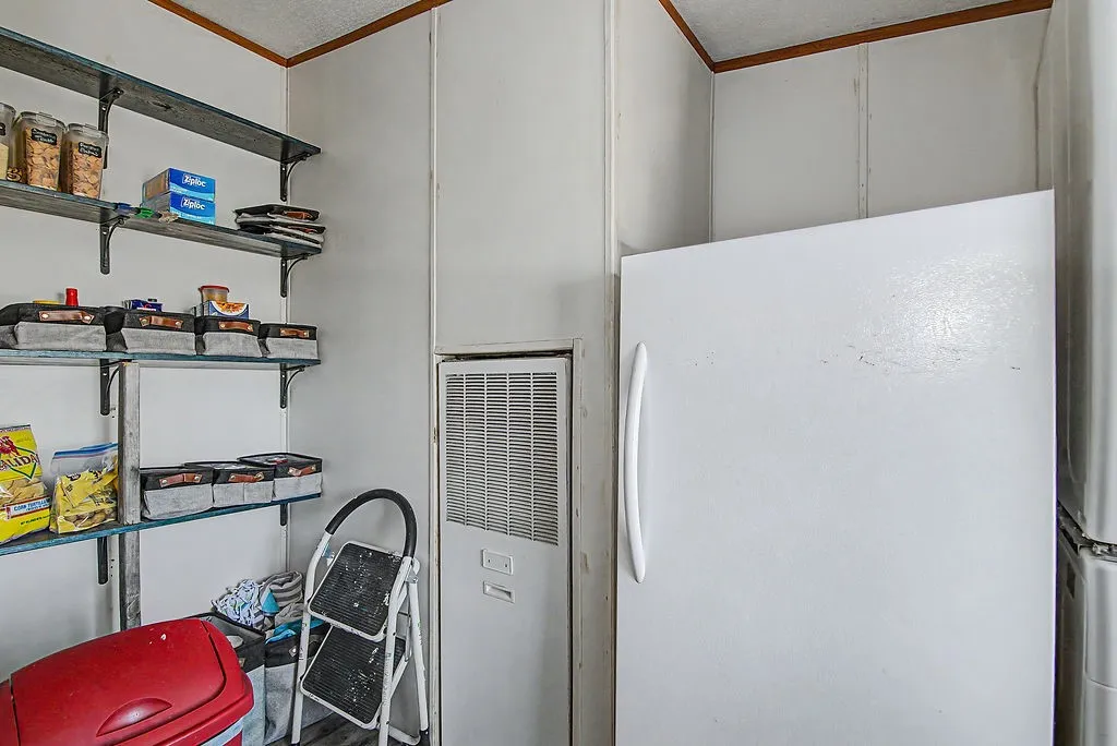 Manufactured Home For Sale in Johnson County , 9217 Montana Street, Joshua, Texas 76058, 4 Bedroom, 2 Bathroom, Garage spaces, 1,680 Sqft, built in 2005, mls#21406403, Real Estate Agent in Joshua, Homes For Sale in Johnson county, Homes For Sale in Joshua, Realtor in Joshua Texas, Real Estate Brokerage Independent Realty Texas, Luminita Cordes Realtor