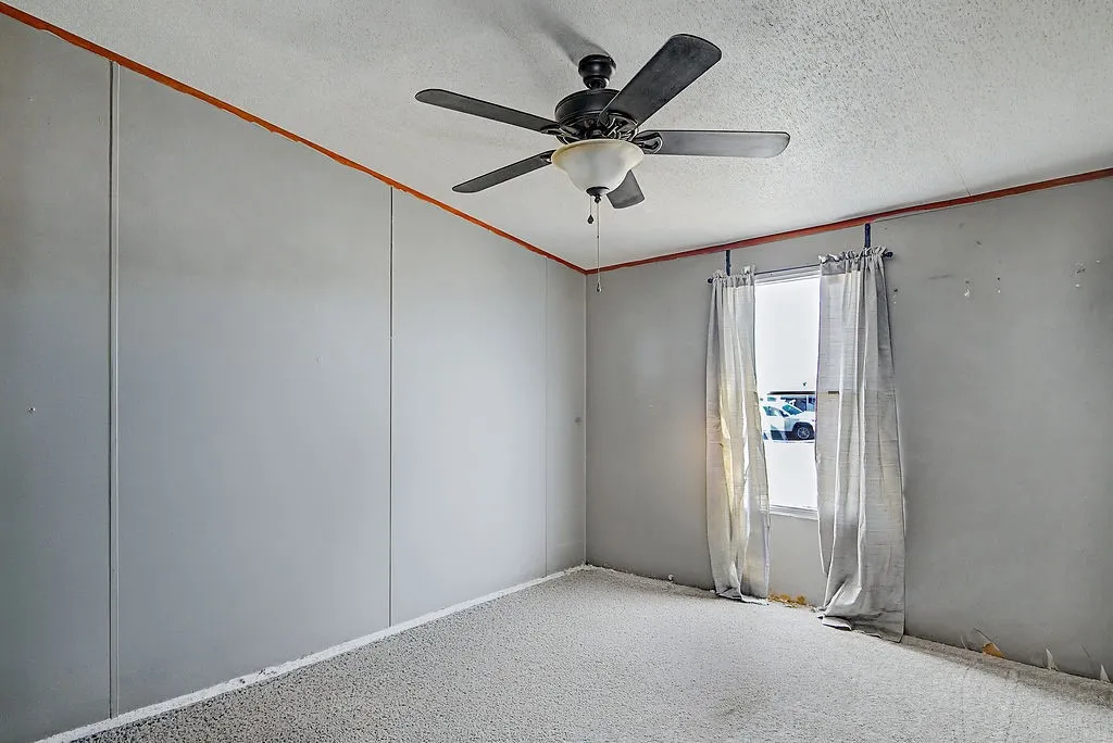Manufactured Home For Sale in Johnson County , 9217 Montana Street, Joshua, Texas 76058, 4 Bedroom, 2 Bathroom, Garage spaces, 1,680 Sqft, built in 2005, mls#21406403, Real Estate Agent in Joshua, Homes For Sale in Johnson county, Homes For Sale in Joshua, Realtor in Joshua Texas, Real Estate Brokerage Independent Realty Texas, Luminita Cordes Realtor