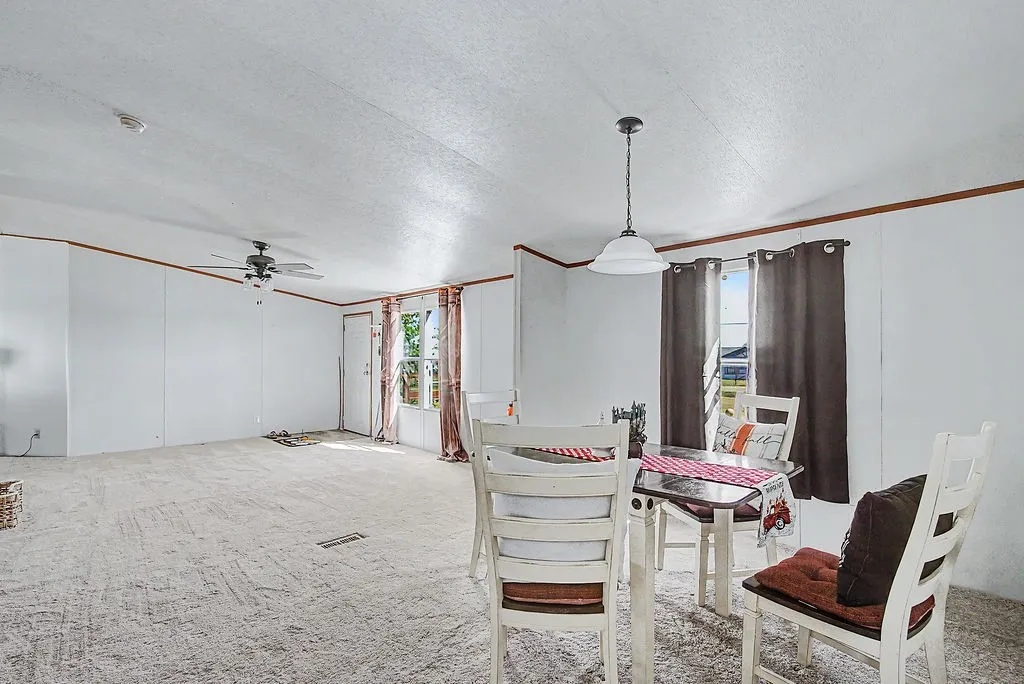 Manufactured Home For Sale in Johnson County , 9217 Montana Street, Joshua, Texas 76058, 4 Bedroom, 2 Bathroom, Garage spaces, 1,680 Sqft, built in 2005, mls#21406403, Real Estate Agent in Joshua, Homes For Sale in Johnson county, Homes For Sale in Joshua, Realtor in Joshua Texas, Real Estate Brokerage Independent Realty Texas, Luminita Cordes Realtor