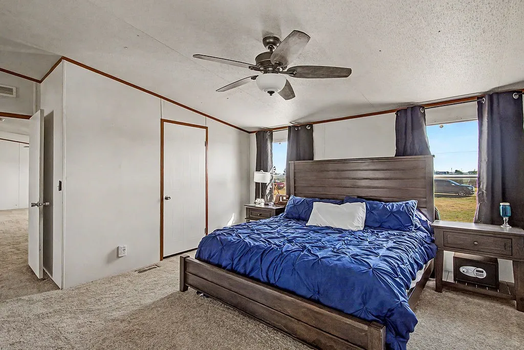 Manufactured Home For Sale in Johnson County , 9217 Montana Street, Joshua, Texas 76058, 4 Bedroom, 2 Bathroom, Garage spaces, 1,680 Sqft, built in 2005, mls#21406403, Real Estate Agent in Joshua, Homes For Sale in Johnson county, Homes For Sale in Joshua, Realtor in Joshua Texas, Real Estate Brokerage Independent Realty Texas, Luminita Cordes Realtor