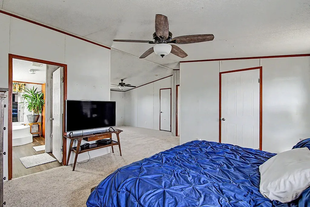 Manufactured Home For Sale in Johnson County , 9217 Montana Street, Joshua, Texas 76058, 4 Bedroom, 2 Bathroom, Garage spaces, 1,680 Sqft, built in 2005, mls#21406403, Real Estate Agent in Joshua, Homes For Sale in Johnson county, Homes For Sale in Joshua, Realtor in Joshua Texas, Real Estate Brokerage Independent Realty Texas, Luminita Cordes Realtor