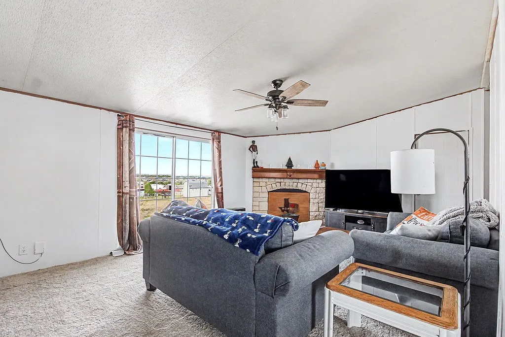 Manufactured Home For Sale in Johnson County , 9217 Montana Street, Joshua, Texas 76058, 4 Bedroom, 2 Bathroom, Garage spaces, 1,680 Sqft, built in 2005, mls#21406403, Real Estate Agent in Joshua, Homes For Sale in Johnson county, Homes For Sale in Joshua, Realtor in Joshua Texas, Real Estate Brokerage Independent Realty Texas, Luminita Cordes Realtor