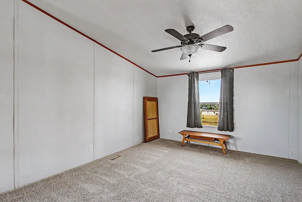 Bonus space in primary, great for office or sitting area