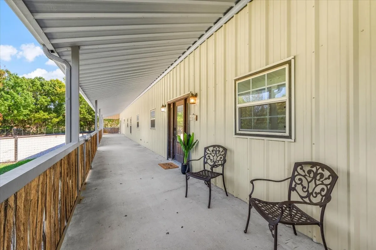 Farm For Sale in Parker County , 2405 Cold Springs Road, Weatherford, Texas 76088, 2 Bedroom, 3 Bathroom, 4 Garage spaces, 2,418 Sqft, built in 2008, mls#21406181, Real Estate Agent in Weatherford, Homes For Sale in Parker county, Homes For Sale in Weatherford, Realtor in Weatherford Texas, Real Estate Brokerage Independent Realty Texas, Luminita Cordes Realtor