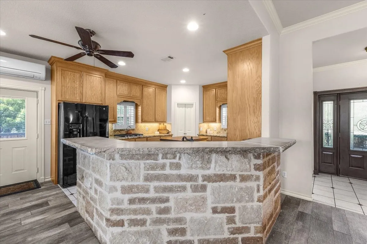 Farm For Sale in Parker County , 2405 Cold Springs Road, Weatherford, Texas 76088, 2 Bedroom, 3 Bathroom, 4 Garage spaces, 2,418 Sqft, built in 2008, mls#21406181, Real Estate Agent in Weatherford, Homes For Sale in Parker county, Homes For Sale in Weatherford, Realtor in Weatherford Texas, Real Estate Brokerage Independent Realty Texas, Luminita Cordes Realtor