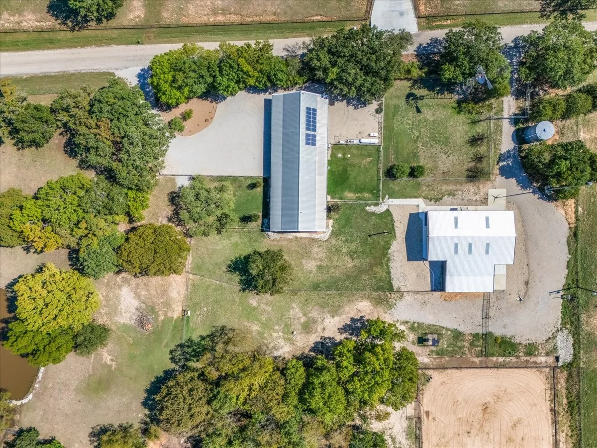 Farm For Sale in Parker County , 2405 Cold Springs Road, Weatherford, Texas 76088, 2 Bedroom, 3 Bathroom, 4 Garage spaces, 2,418 Sqft, built in 2008, mls#21406181, Real Estate Agent in Weatherford, Homes For Sale in Parker county, Homes For Sale in Weatherford, Realtor in Weatherford Texas, Real Estate Brokerage Independent Realty Texas, Luminita Cordes Realtor