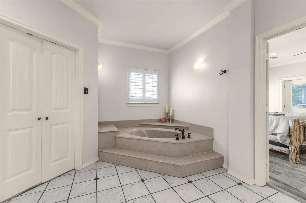 Farm For Sale in Parker County , 2405 Cold Springs Road, Weatherford, Texas 76088, 2 Bedroom, 3 Bathroom, 4 Garage spaces, 2,418 Sqft, built in 2008, mls#21406181, Real Estate Agent in Weatherford, Homes For Sale in Parker county, Homes For Sale in Weatherford, Realtor in Weatherford Texas, Real Estate Brokerage Independent Realty Texas, Luminita Cordes Realtor