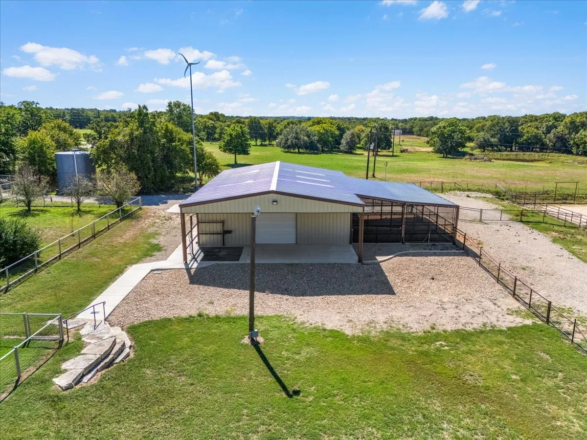 Farm For Sale in Parker County , 2405 Cold Springs Road, Weatherford, Texas 76088, 2 Bedroom, 3 Bathroom, 4 Garage spaces, 2,418 Sqft, built in 2008, mls#21406181, Real Estate Agent in Weatherford, Homes For Sale in Parker county, Homes For Sale in Weatherford, Realtor in Weatherford Texas, Real Estate Brokerage Independent Realty Texas, Luminita Cordes Realtor