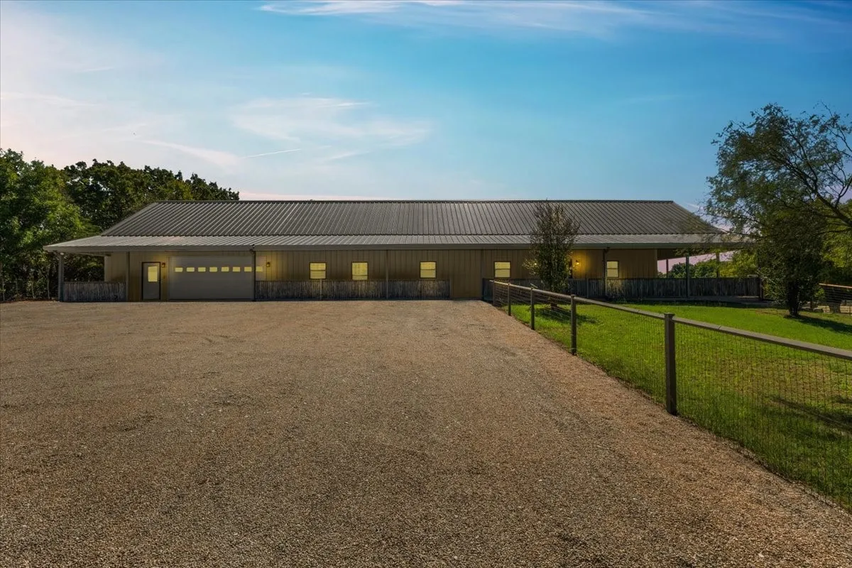 Farm For Sale in Parker County , 2405 Cold Springs Road, Weatherford, Texas 76088, 2 Bedroom, 3 Bathroom, 4 Garage spaces, 2,418 Sqft, built in 2008, mls#21406181, Real Estate Agent in Weatherford, Homes For Sale in Parker county, Homes For Sale in Weatherford, Realtor in Weatherford Texas, Real Estate Brokerage Independent Realty Texas, Luminita Cordes Realtor