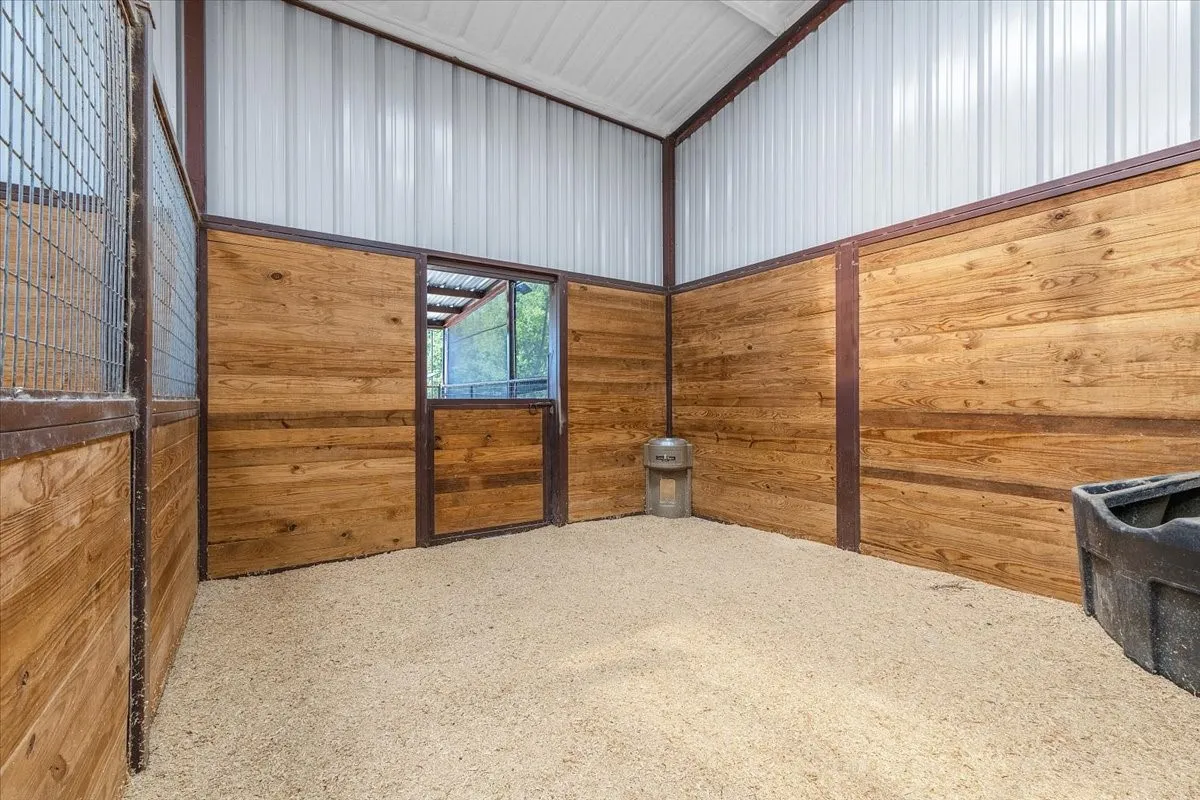 Farm For Sale in Parker County , 2405 Cold Springs Road, Weatherford, Texas 76088, 2 Bedroom, 3 Bathroom, 4 Garage spaces, 2,418 Sqft, built in 2008, mls#21406181, Real Estate Agent in Weatherford, Homes For Sale in Parker county, Homes For Sale in Weatherford, Realtor in Weatherford Texas, Real Estate Brokerage Independent Realty Texas, Luminita Cordes Realtor