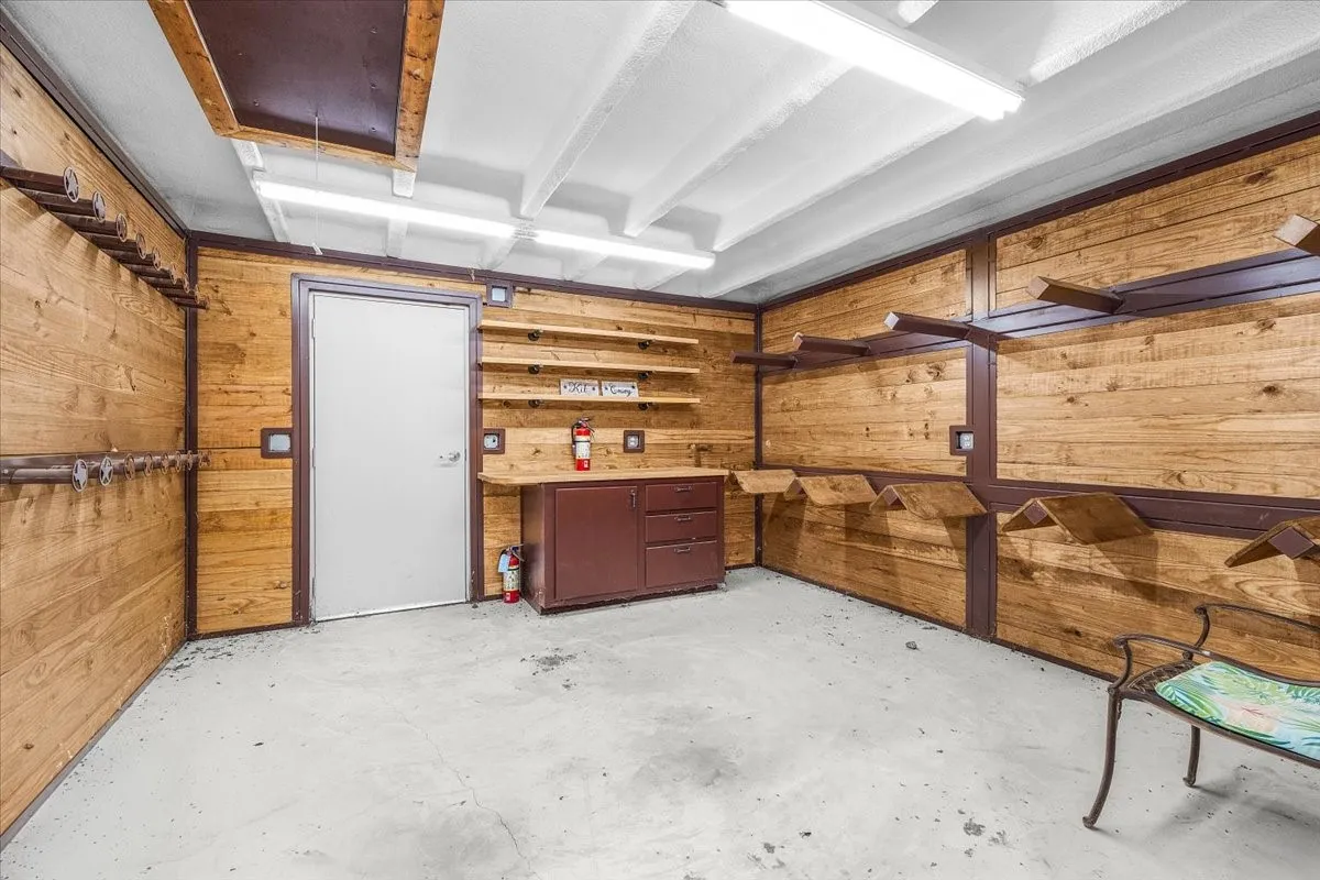 Farm For Sale in Parker County , 2405 Cold Springs Road, Weatherford, Texas 76088, 2 Bedroom, 3 Bathroom, 4 Garage spaces, 2,418 Sqft, built in 2008, mls#21406181, Real Estate Agent in Weatherford, Homes For Sale in Parker county, Homes For Sale in Weatherford, Realtor in Weatherford Texas, Real Estate Brokerage Independent Realty Texas, Luminita Cordes Realtor