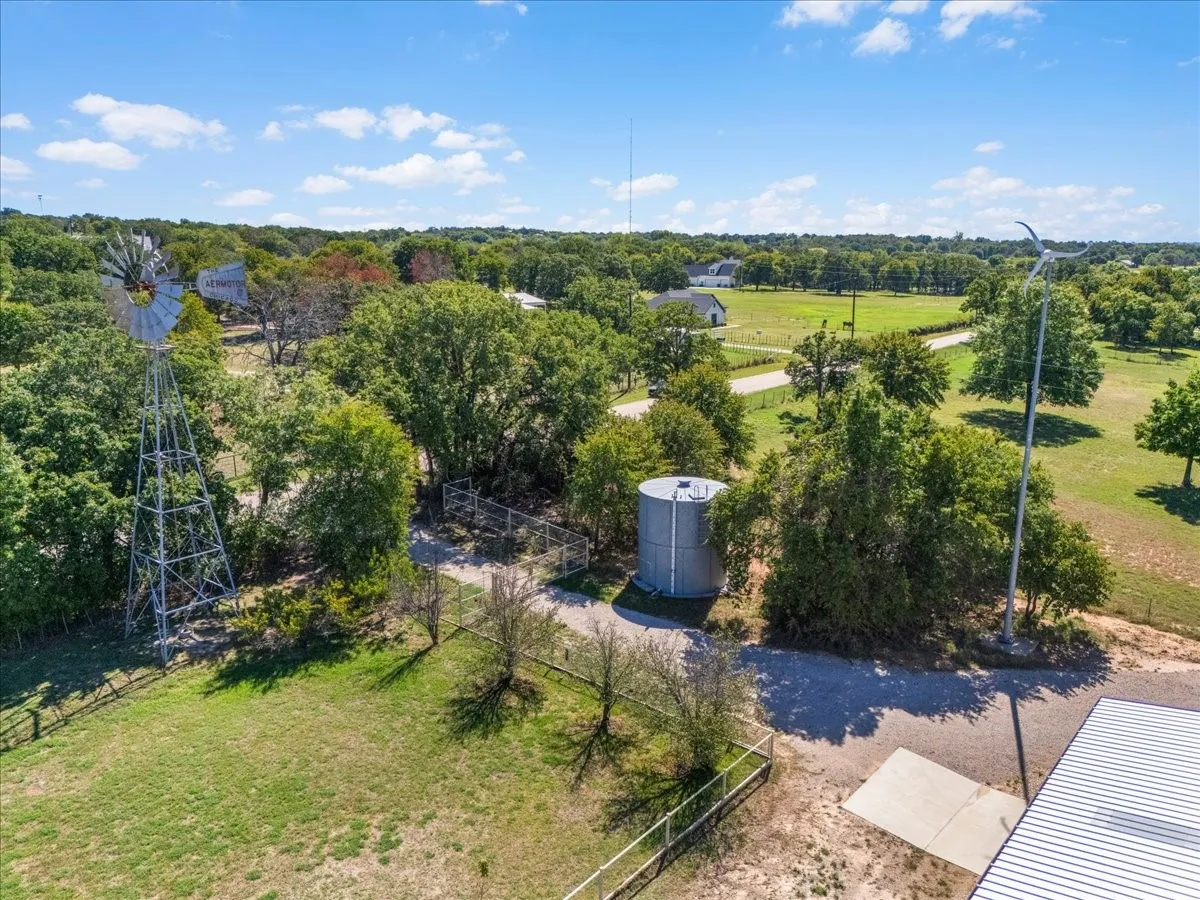 Farm For Sale in Parker County , 2405 Cold Springs Road, Weatherford, Texas 76088, 2 Bedroom, 3 Bathroom, 4 Garage spaces, 2,418 Sqft, built in 2008, mls#21406181, Real Estate Agent in Weatherford, Homes For Sale in Parker county, Homes For Sale in Weatherford, Realtor in Weatherford Texas, Real Estate Brokerage Independent Realty Texas, Luminita Cordes Realtor