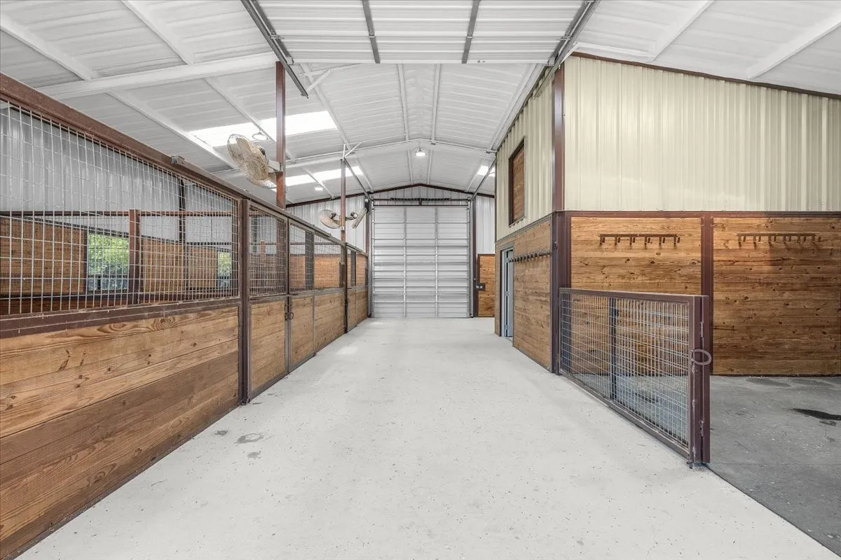 Farm For Sale in Parker County , 2405 Cold Springs Road, Weatherford, Texas 76088, 2 Bedroom, 3 Bathroom, 4 Garage spaces, 2,418 Sqft, built in 2008, mls#21406181, Real Estate Agent in Weatherford, Homes For Sale in Parker county, Homes For Sale in Weatherford, Realtor in Weatherford Texas, Real Estate Brokerage Independent Realty Texas, Luminita Cordes Realtor