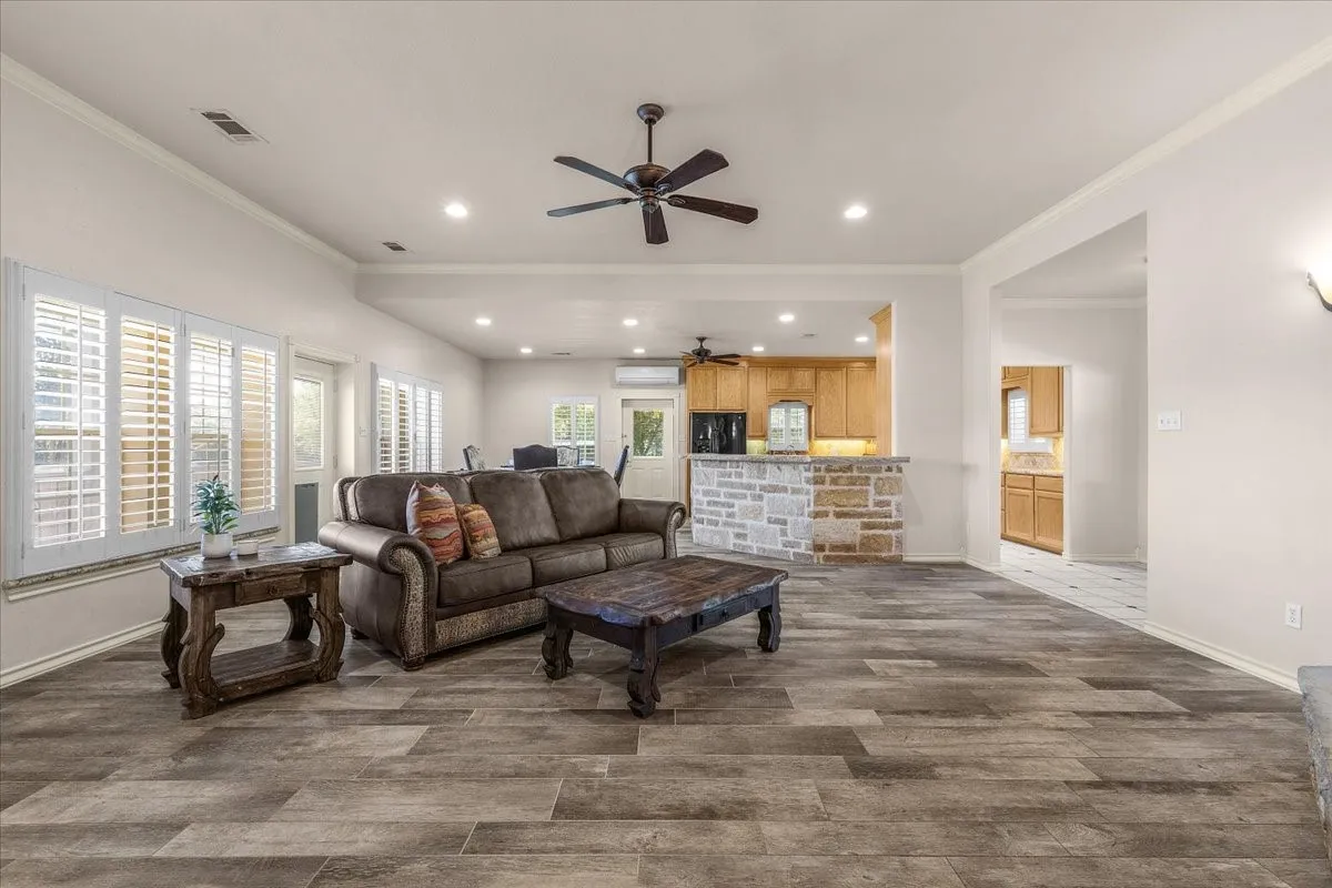 Farm For Sale in Parker County , 2405 Cold Springs Road, Weatherford, Texas 76088, 2 Bedroom, 3 Bathroom, 4 Garage spaces, 2,418 Sqft, built in 2008, mls#21406181, Real Estate Agent in Weatherford, Homes For Sale in Parker county, Homes For Sale in Weatherford, Realtor in Weatherford Texas, Real Estate Brokerage Independent Realty Texas, Luminita Cordes Realtor
