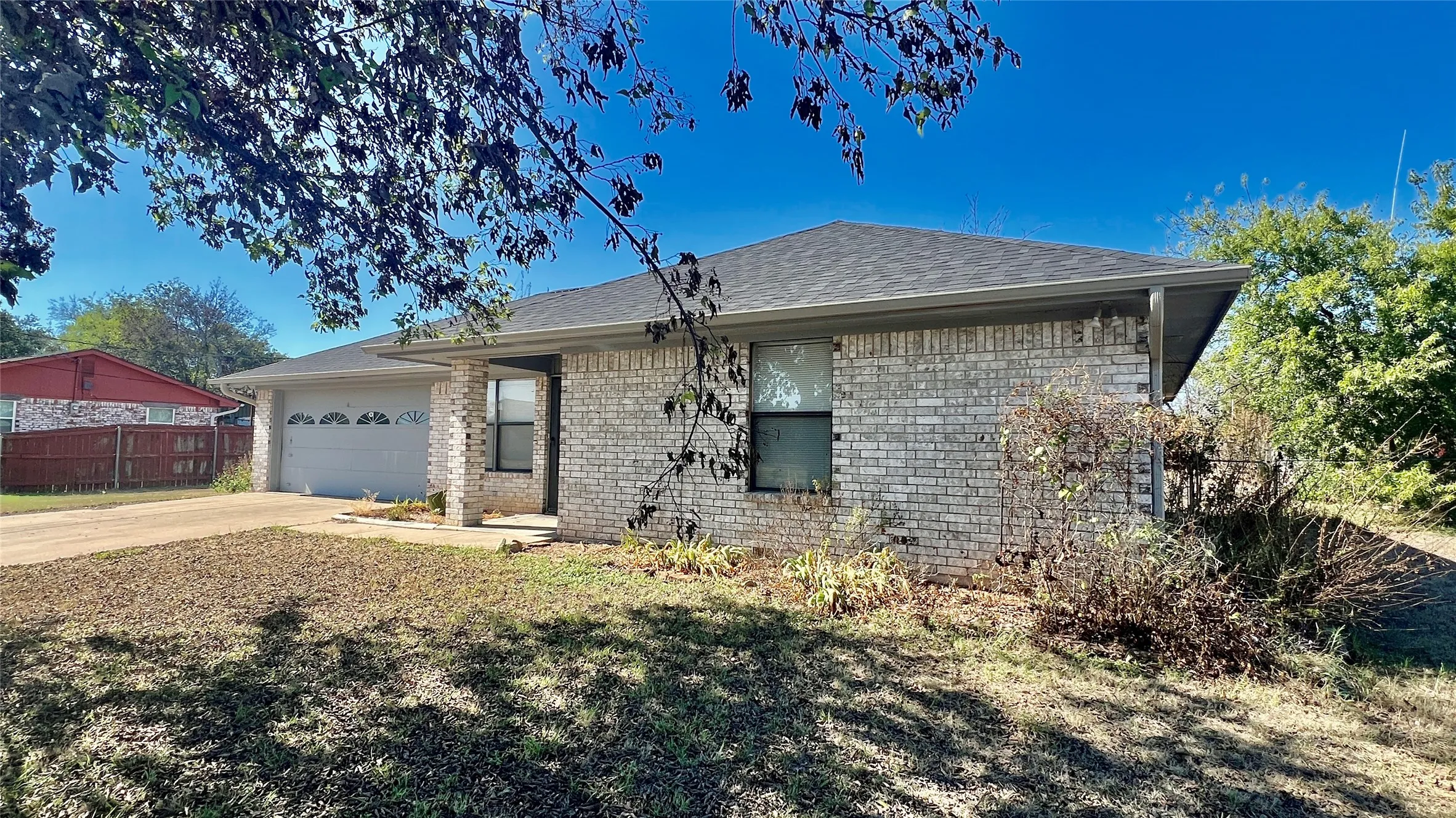 Single Family Residence For Rent in Parker County , 301 Garner Road, Weatherford, Texas 76086, 3 Bedroom, 2 Bathroom, 2 Garage spaces, 1,152 Sqft, built in 1986, mls#21406806, Real Estate Agent in Weatherford, Homes For Rent in Parker county, Homes For Rent in Weatherford, Realtor in Weatherford Texas, Real Estate Brokerage Independent Realty Texas, Luminita Cordes Realtor