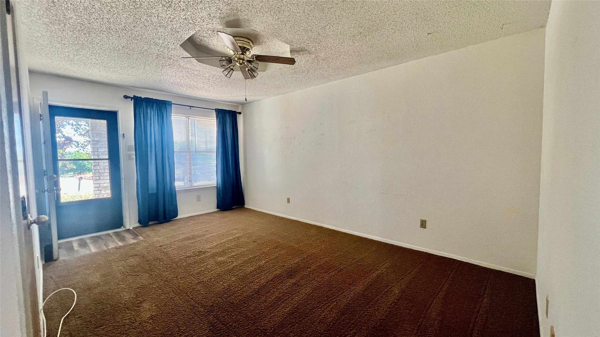 Single Family Residence For Rent in Parker County , 301 Garner Road, Weatherford, Texas 76086, 3 Bedroom, 2 Bathroom, 2 Garage spaces, 1,152 Sqft, built in 1986, mls#21406806, Real Estate Agent in Weatherford, Homes For Rent in Parker county, Homes For Rent in Weatherford, Realtor in Weatherford Texas, Real Estate Brokerage Independent Realty Texas, Luminita Cordes Realtor