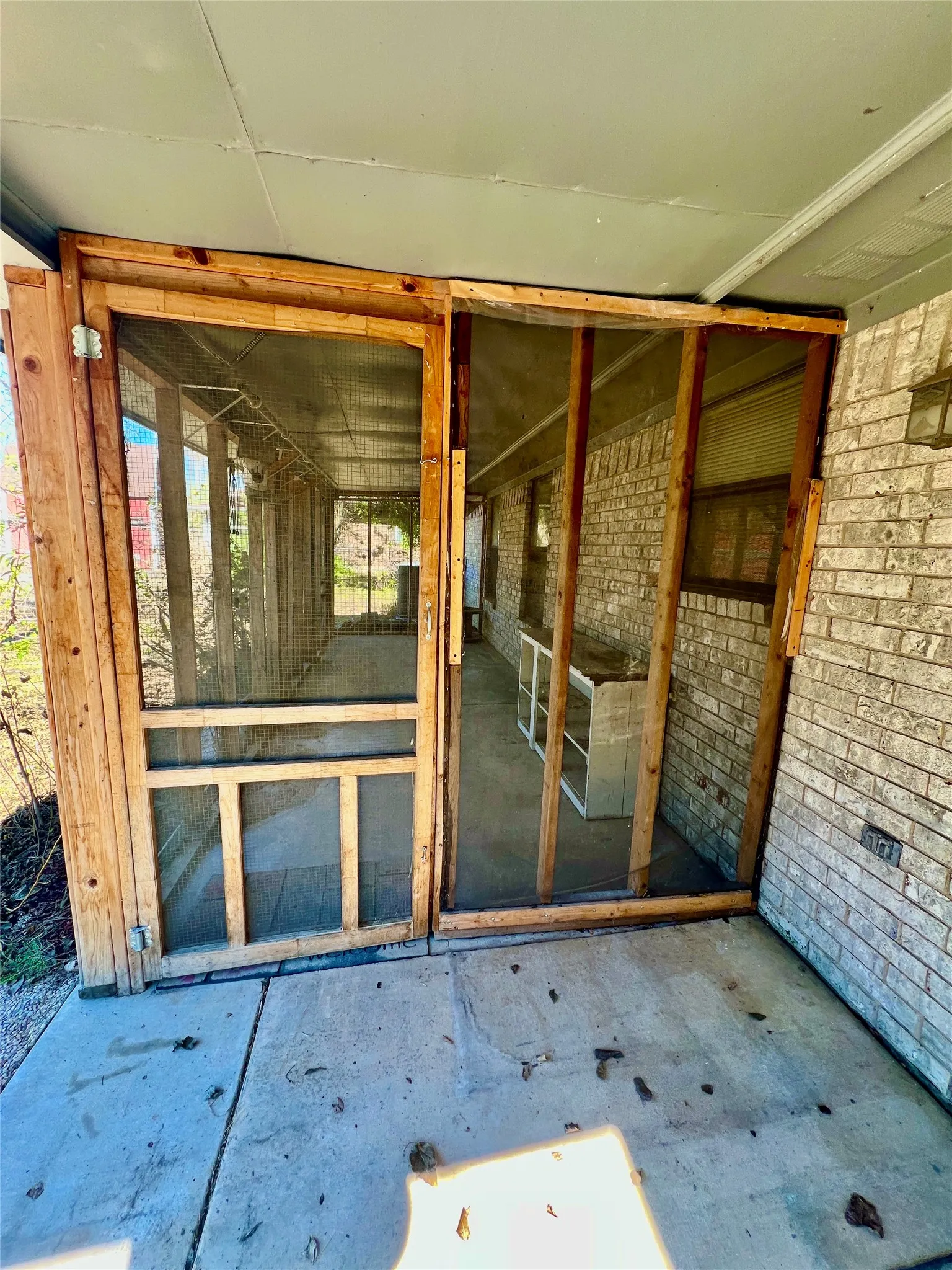Single Family Residence For Rent in Parker County , 301 Garner Road, Weatherford, Texas 76086, 3 Bedroom, 2 Bathroom, 2 Garage spaces, 1,152 Sqft, built in 1986, mls#21406806, Real Estate Agent in Weatherford, Homes For Rent in Parker county, Homes For Rent in Weatherford, Realtor in Weatherford Texas, Real Estate Brokerage Independent Realty Texas, Luminita Cordes Realtor