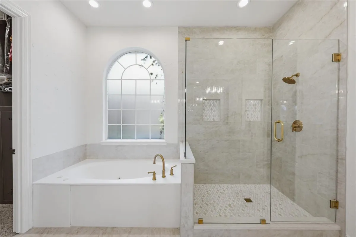 Single Family Residence For Sale in Collin County , 830 Parkwood Court, Mc Kinney, Texas 75072, 4 Bedroom, 5 Bathroom, 3 Garage spaces, 4,097 Sqft, built in 1998, mls#21406736, Real Estate Agent in Mc Kinney, Homes For Sale in Collin county, Homes For Sale in Mc Kinney, Realtor in Mc Kinney Texas, Real Estate Brokerage Independent Realty Texas, Luminita Cordes Realtor
