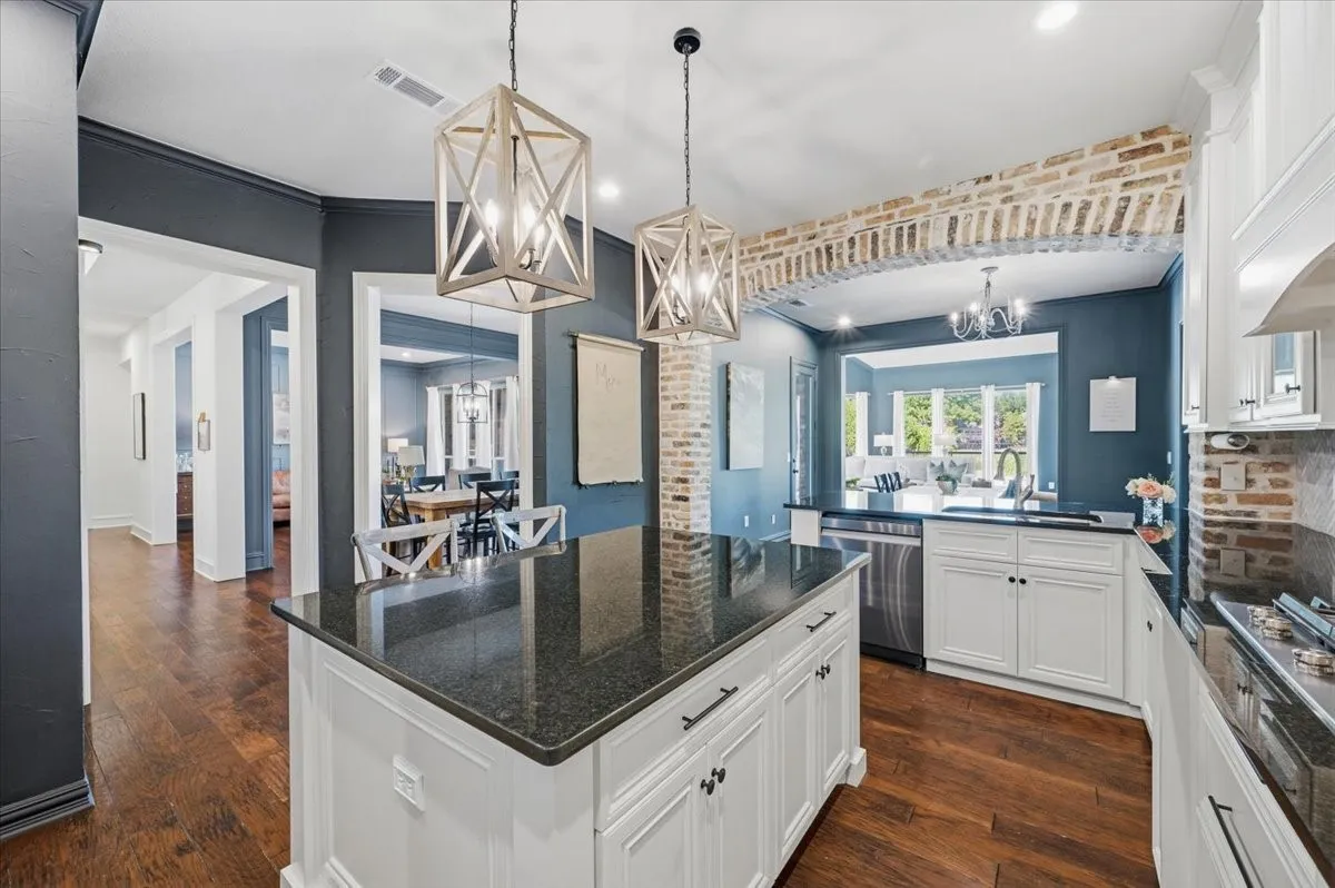 Single Family Residence For Sale in Collin County , 830 Parkwood Court, Mc Kinney, Texas 75072, 4 Bedroom, 5 Bathroom, 3 Garage spaces, 4,097 Sqft, built in 1998, mls#21406736, Real Estate Agent in Mc Kinney, Homes For Sale in Collin county, Homes For Sale in Mc Kinney, Realtor in Mc Kinney Texas, Real Estate Brokerage Independent Realty Texas, Luminita Cordes Realtor