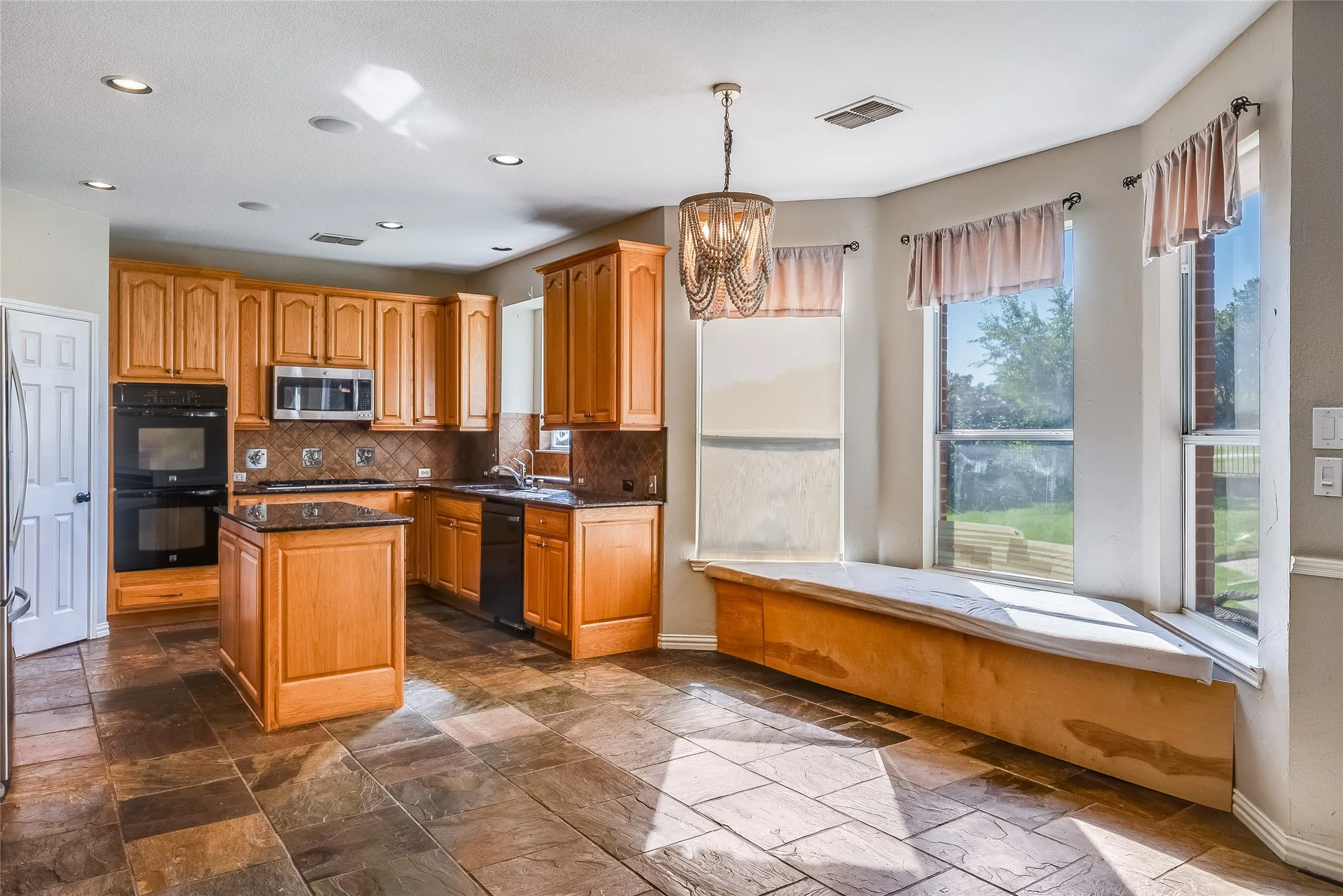 Single Family Residence For Sale in Collin County , 2532 Geiberger Drive, Plano, Texas 75025, 5 Bedroom, 3 Bathroom, 2 Garage spaces, 3,865 Sqft, built in 1997, mls#21391722, Real Estate Agent in Plano, Homes For Sale in Collin county, Homes For Sale in Plano, Realtor in Plano Texas, Real Estate Brokerage Independent Realty Texas, Luminita Cordes Realtor