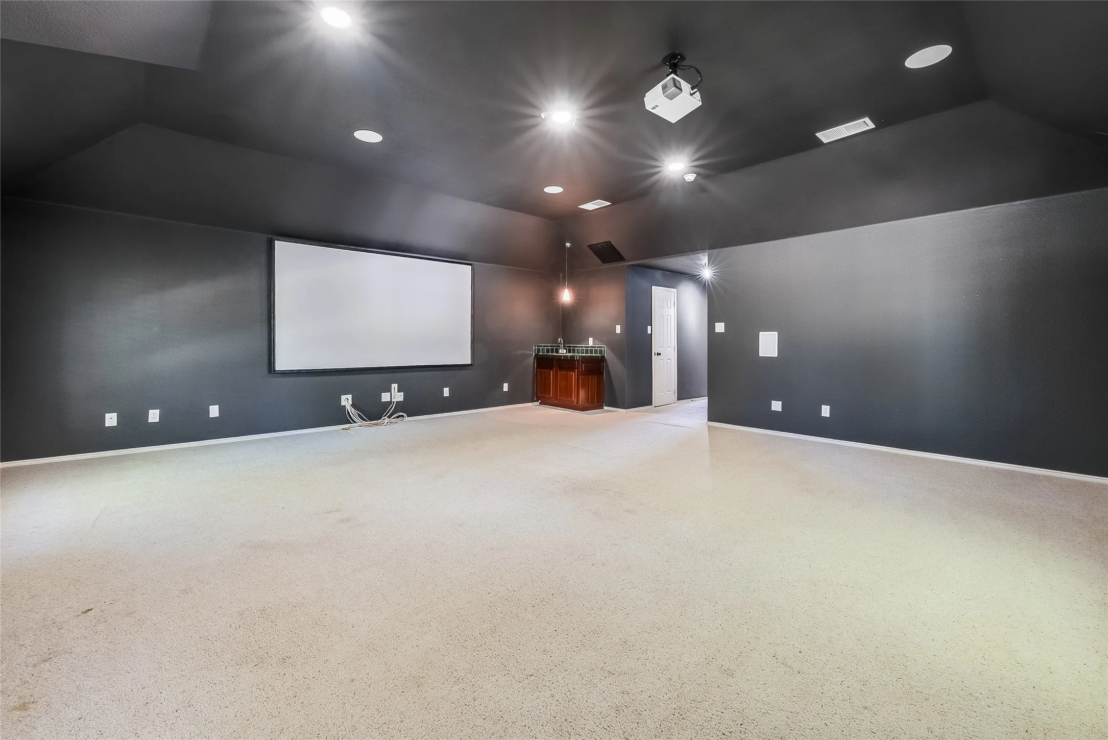 Single Family Residence For Sale in Collin County , 2532 Geiberger Drive, Plano, Texas 75025, 5 Bedroom, 3 Bathroom, 2 Garage spaces, 3,865 Sqft, built in 1997, mls#21391722, Real Estate Agent in Plano, Homes For Sale in Collin county, Homes For Sale in Plano, Realtor in Plano Texas, Real Estate Brokerage Independent Realty Texas, Luminita Cordes Realtor
