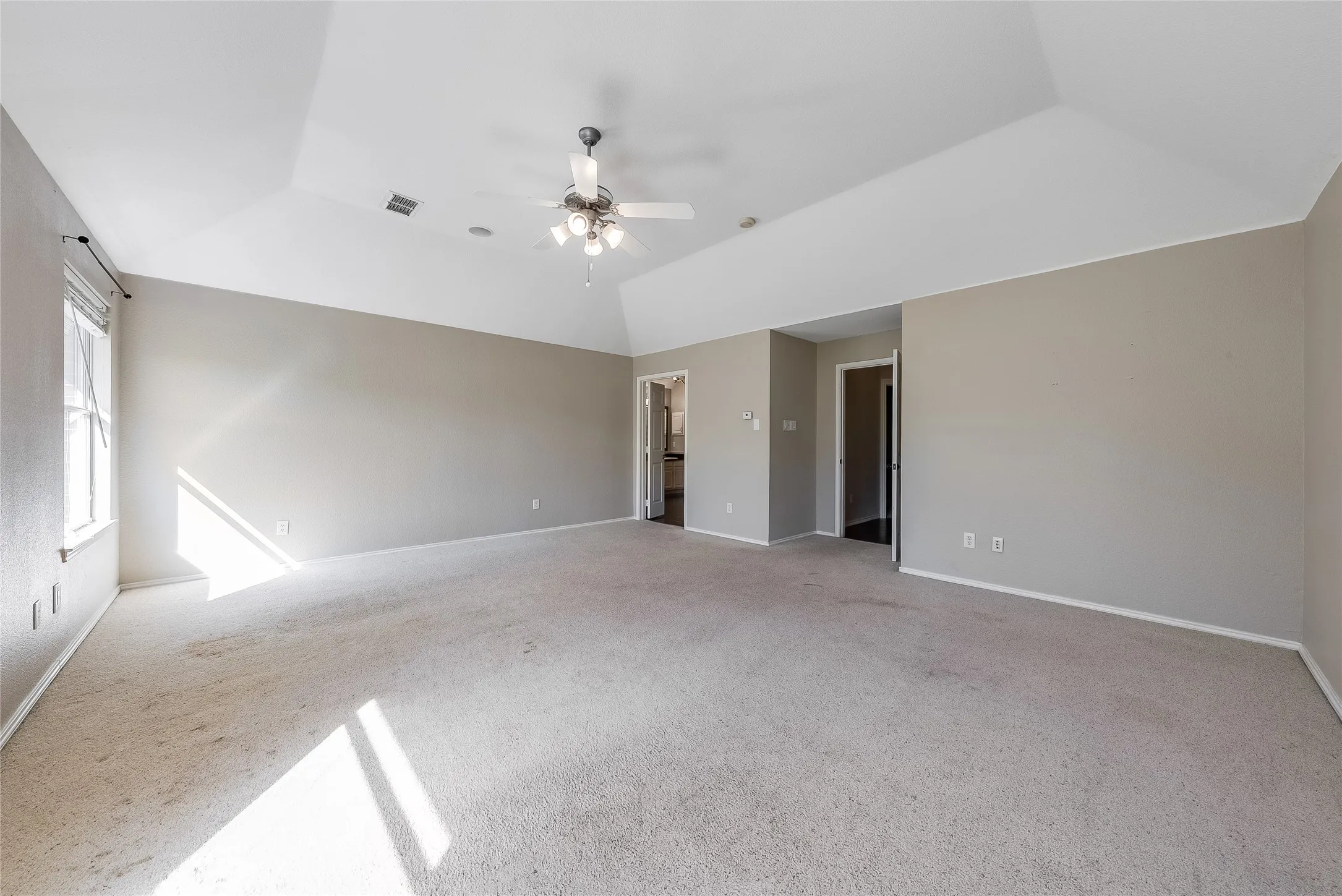 Single Family Residence For Sale in Collin County , 2532 Geiberger Drive, Plano, Texas 75025, 5 Bedroom, 3 Bathroom, 2 Garage spaces, 3,865 Sqft, built in 1997, mls#21391722, Real Estate Agent in Plano, Homes For Sale in Collin county, Homes For Sale in Plano, Realtor in Plano Texas, Real Estate Brokerage Independent Realty Texas, Luminita Cordes Realtor