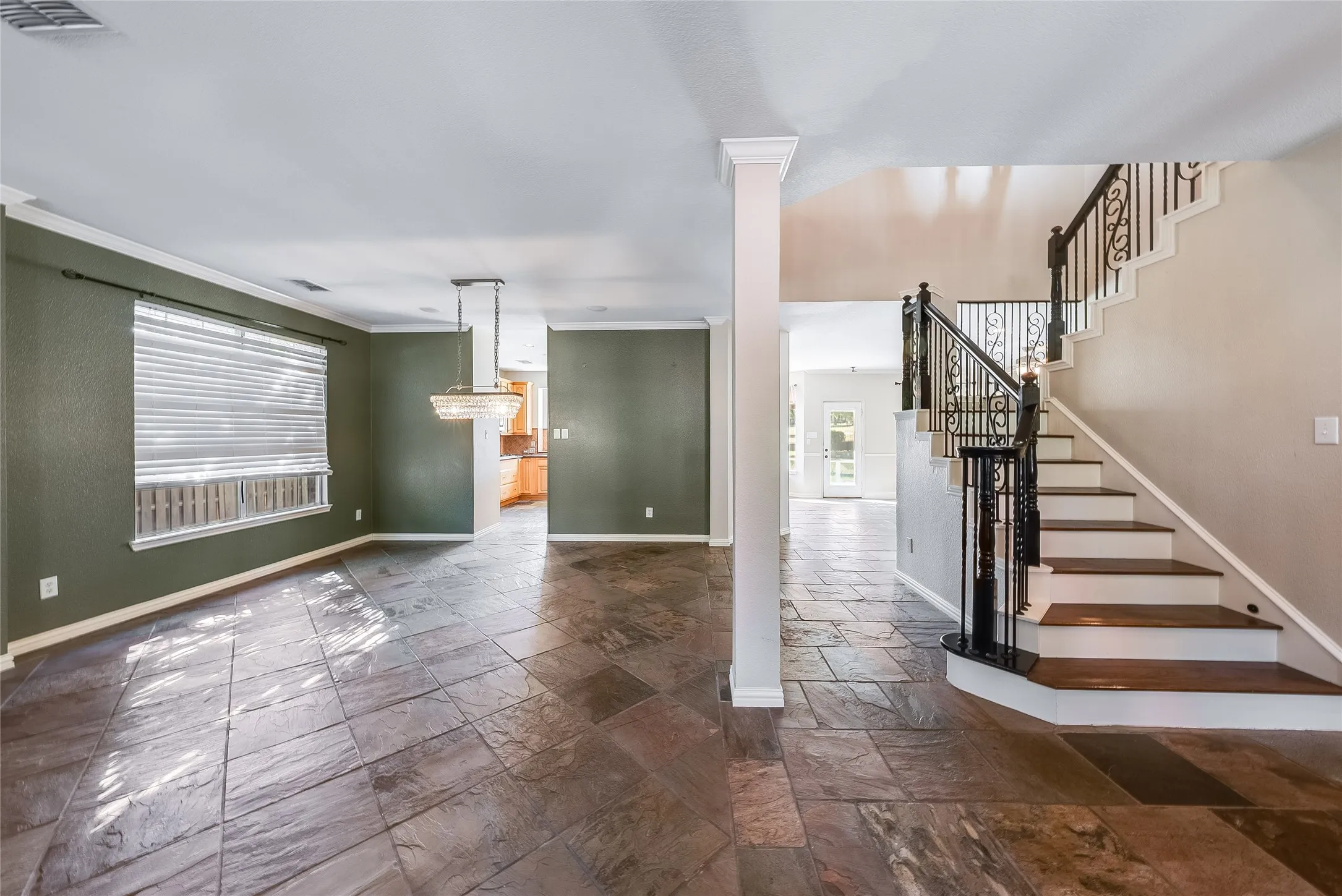 Single Family Residence For Sale in Collin County , 2532 Geiberger Drive, Plano, Texas 75025, 5 Bedroom, 3 Bathroom, 2 Garage spaces, 3,865 Sqft, built in 1997, mls#21391722, Real Estate Agent in Plano, Homes For Sale in Collin county, Homes For Sale in Plano, Realtor in Plano Texas, Real Estate Brokerage Independent Realty Texas, Luminita Cordes Realtor